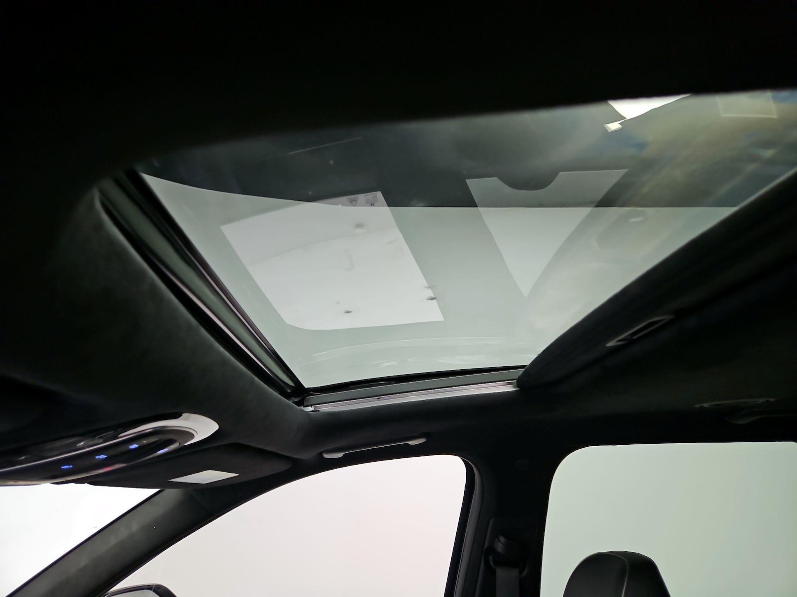 Sunroof(s) & Skylight(s)