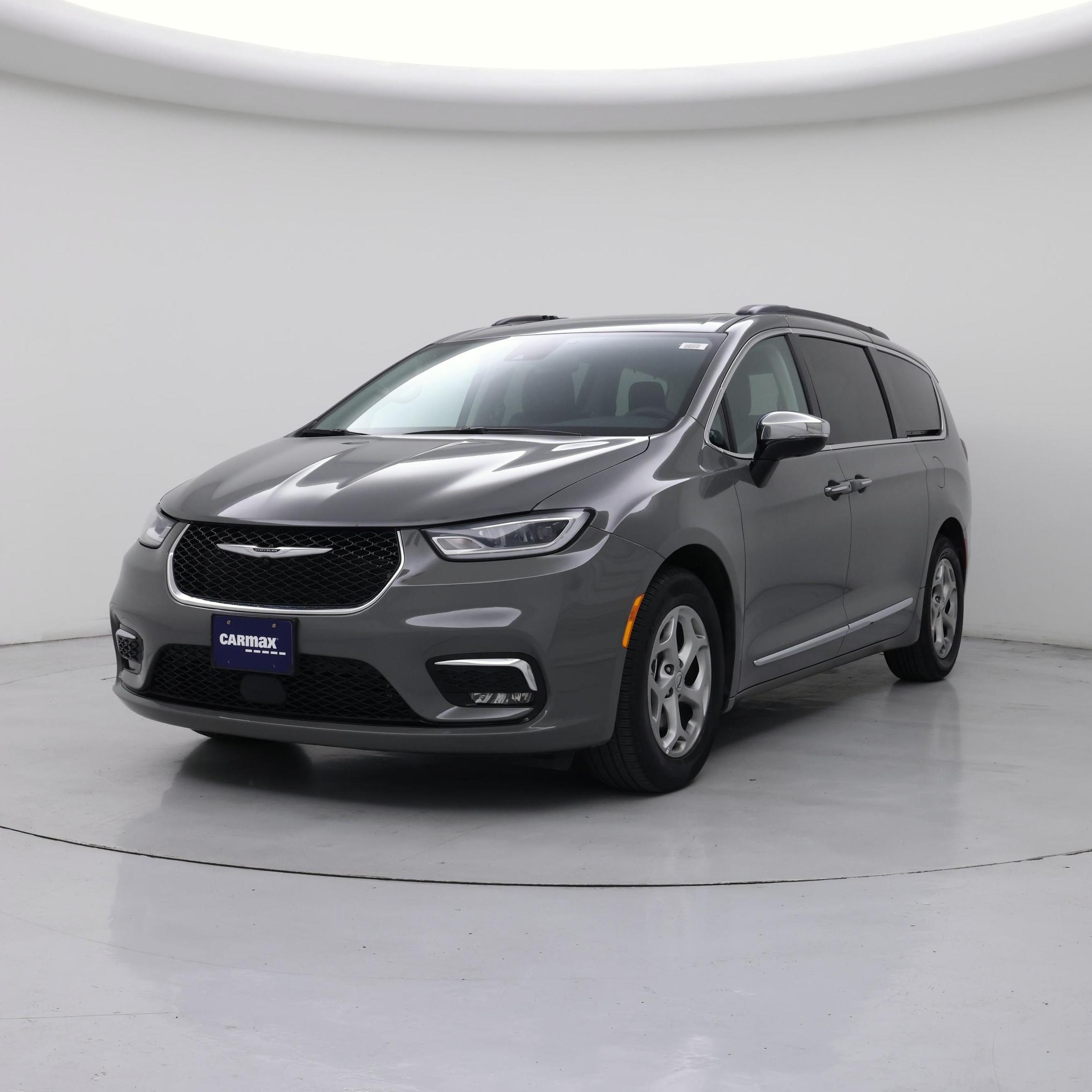 Thumbnail: 2023 Chrysler Pacifica - 4