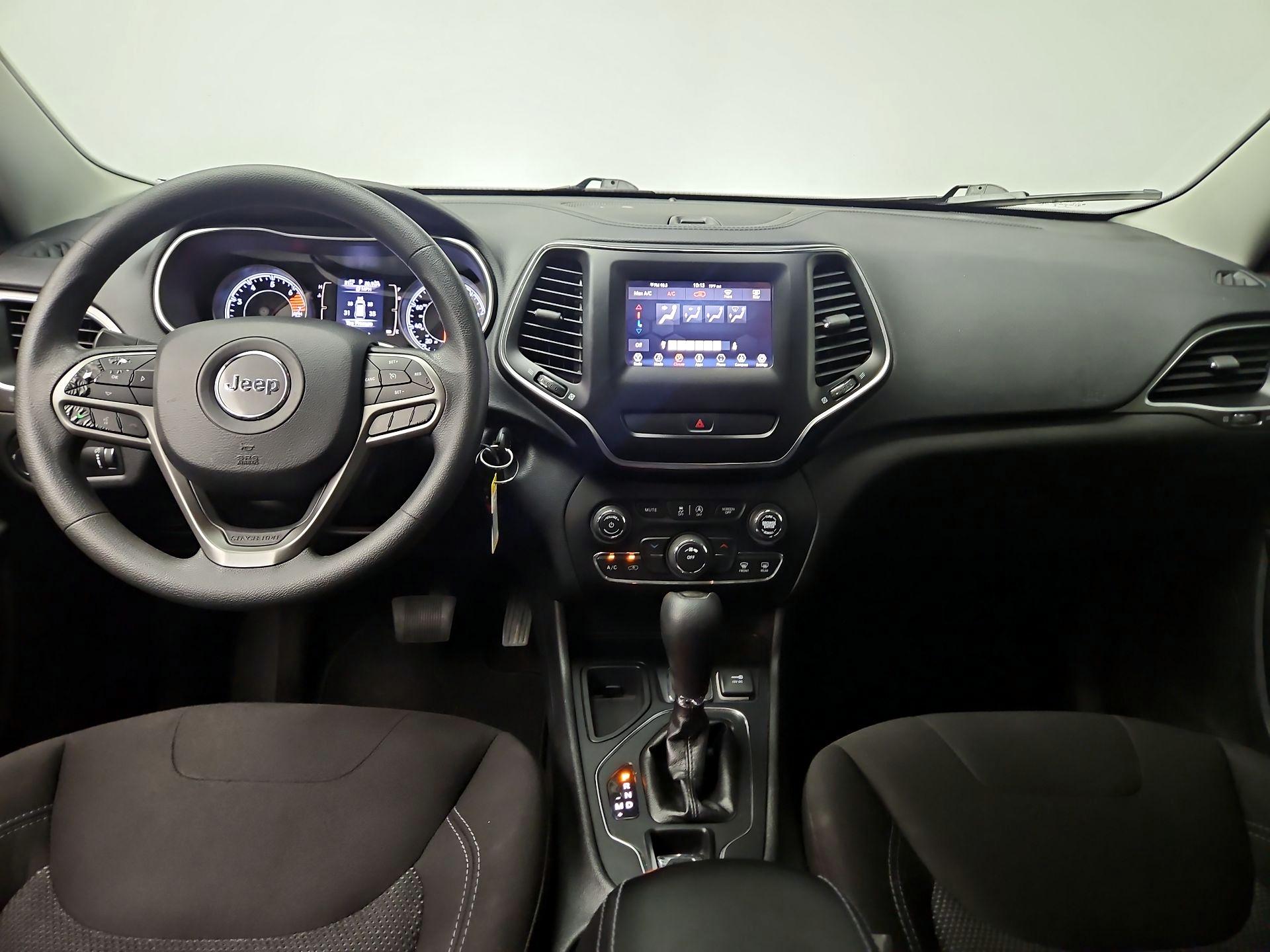 Thumbnail: 2019 Jeep Cherokee - 9