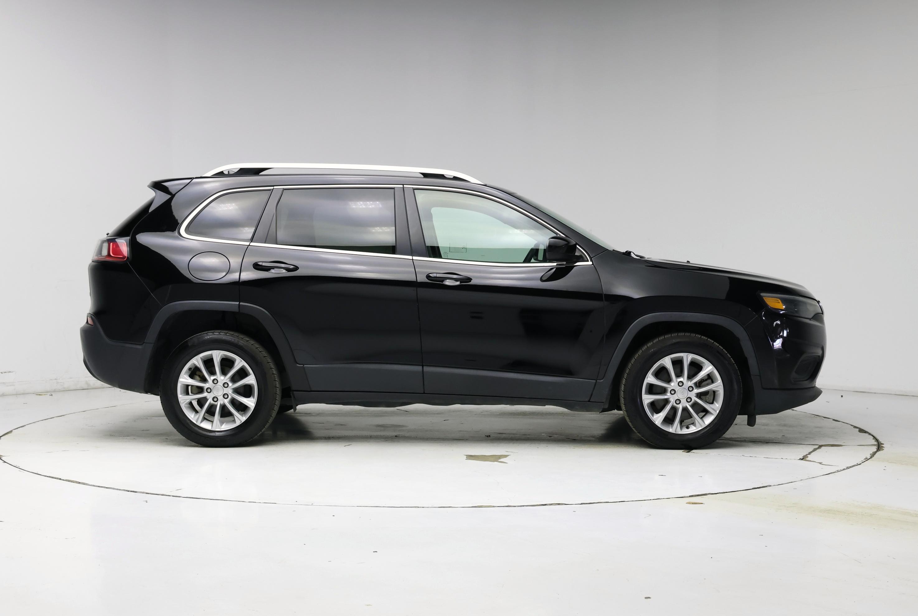 Thumbnail: 2019 Jeep Cherokee - 7