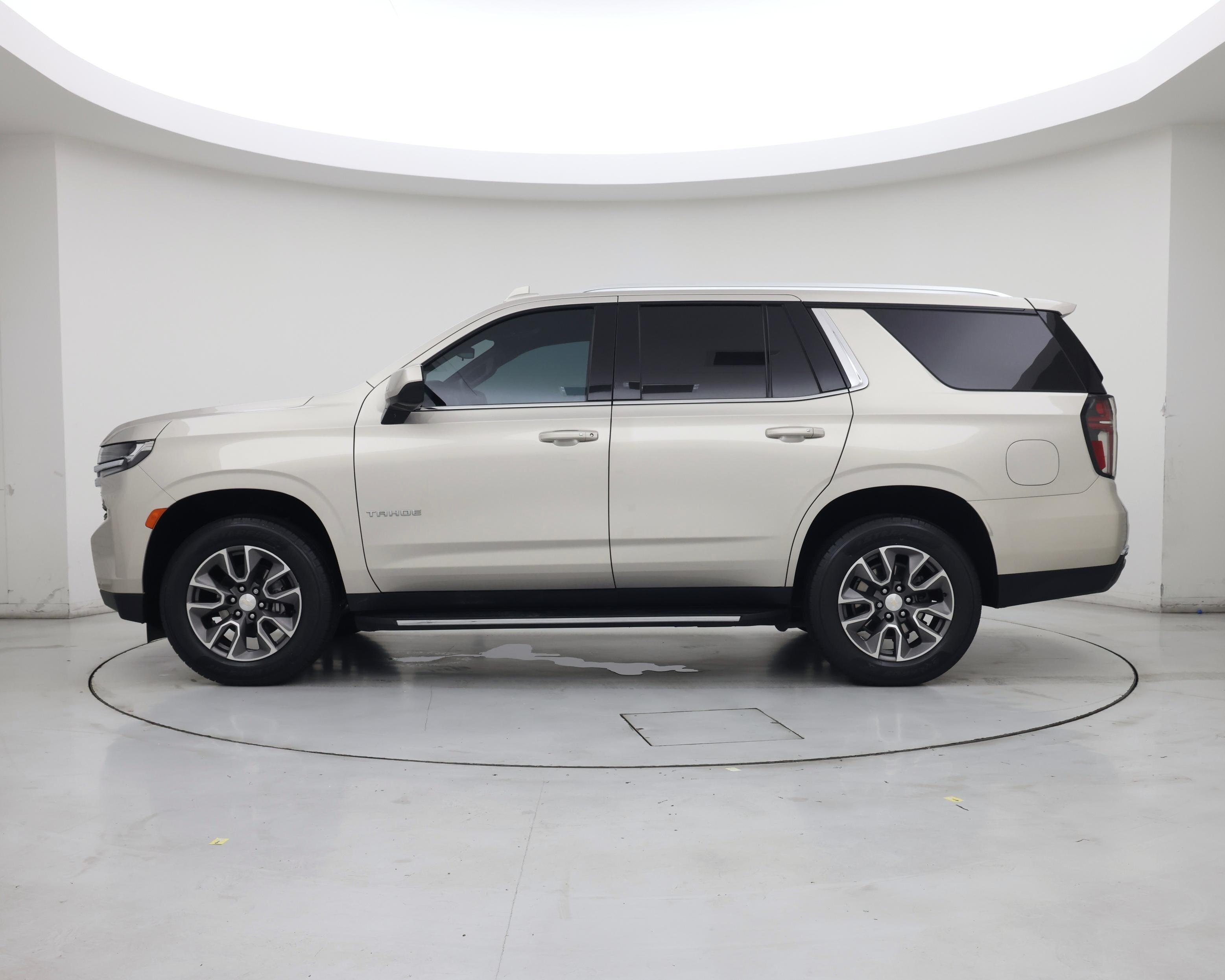 Thumbnail: 2023 Chevrolet Tahoe - 3