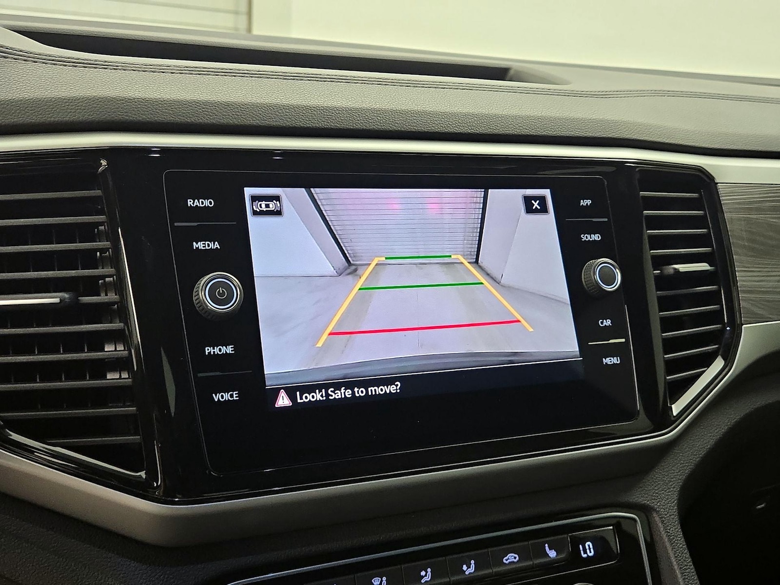 2023 Volkswagen Atlas Cross Sport SE w/Tech - Photo 15
