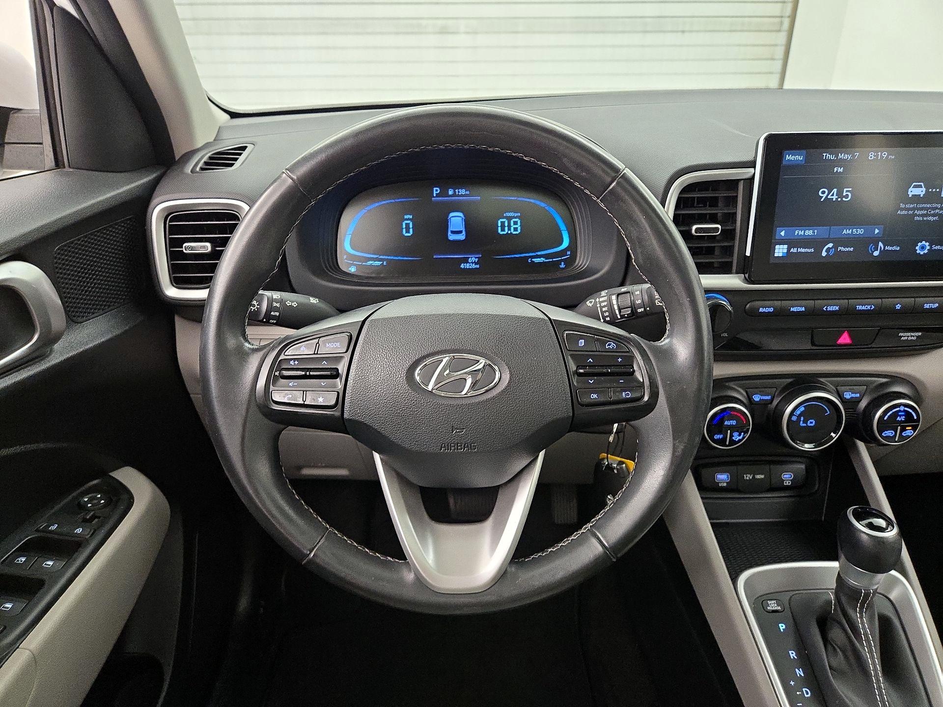Thumbnail: 2023 Hyundai Venue - 10