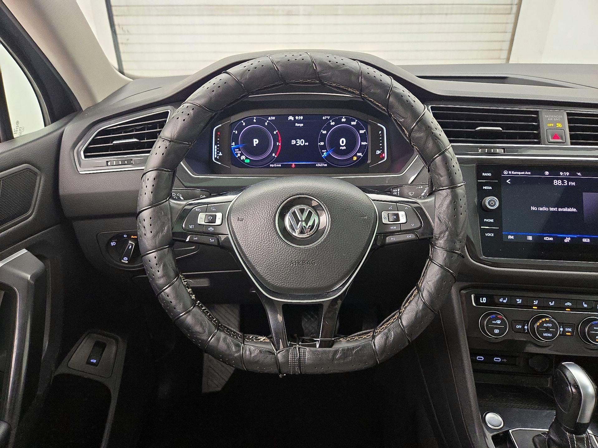 Thumbnail: 2021 Volkswagen Tiguan - 10