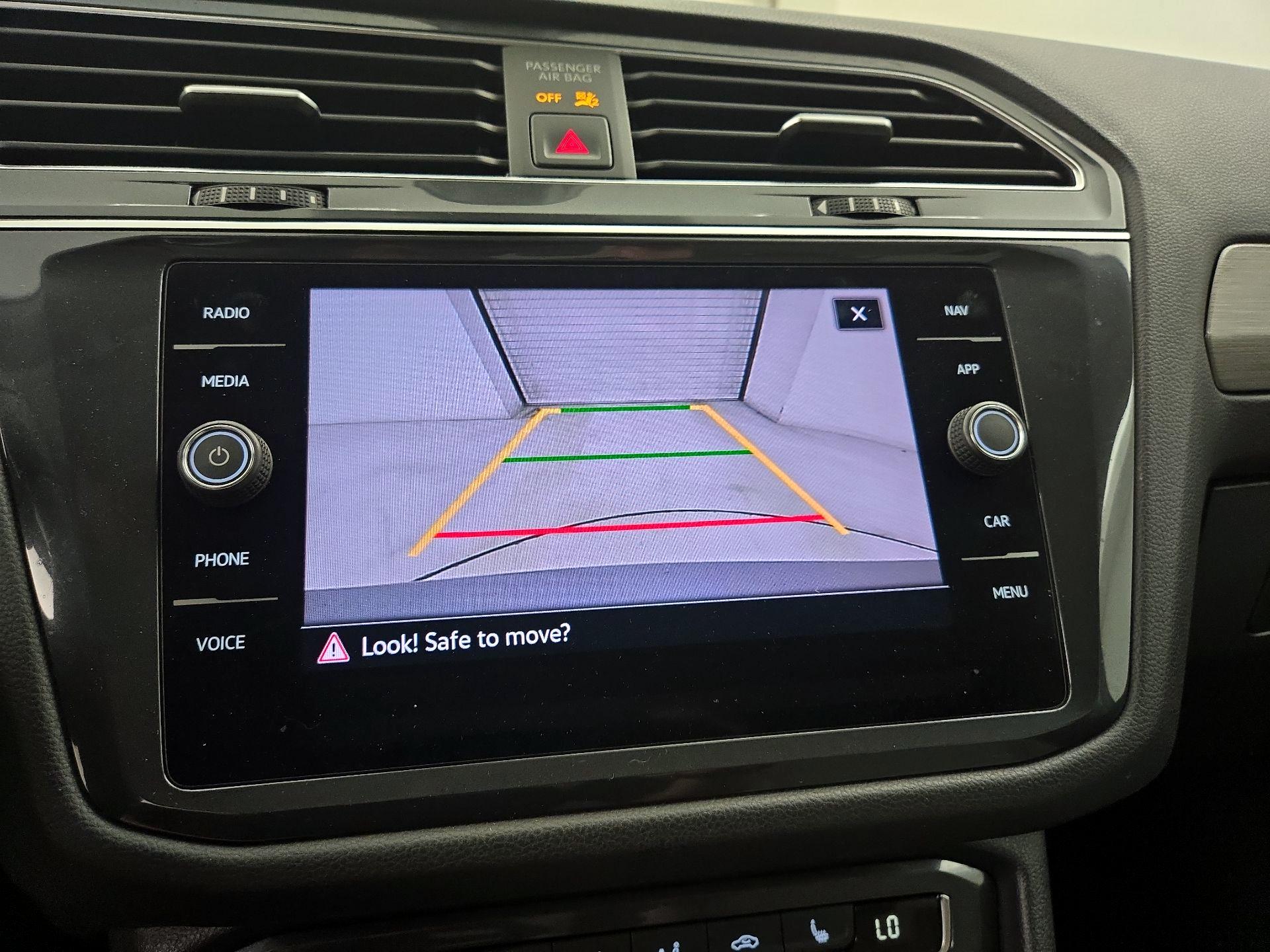 Thumbnail: 2021 Volkswagen Tiguan - 15