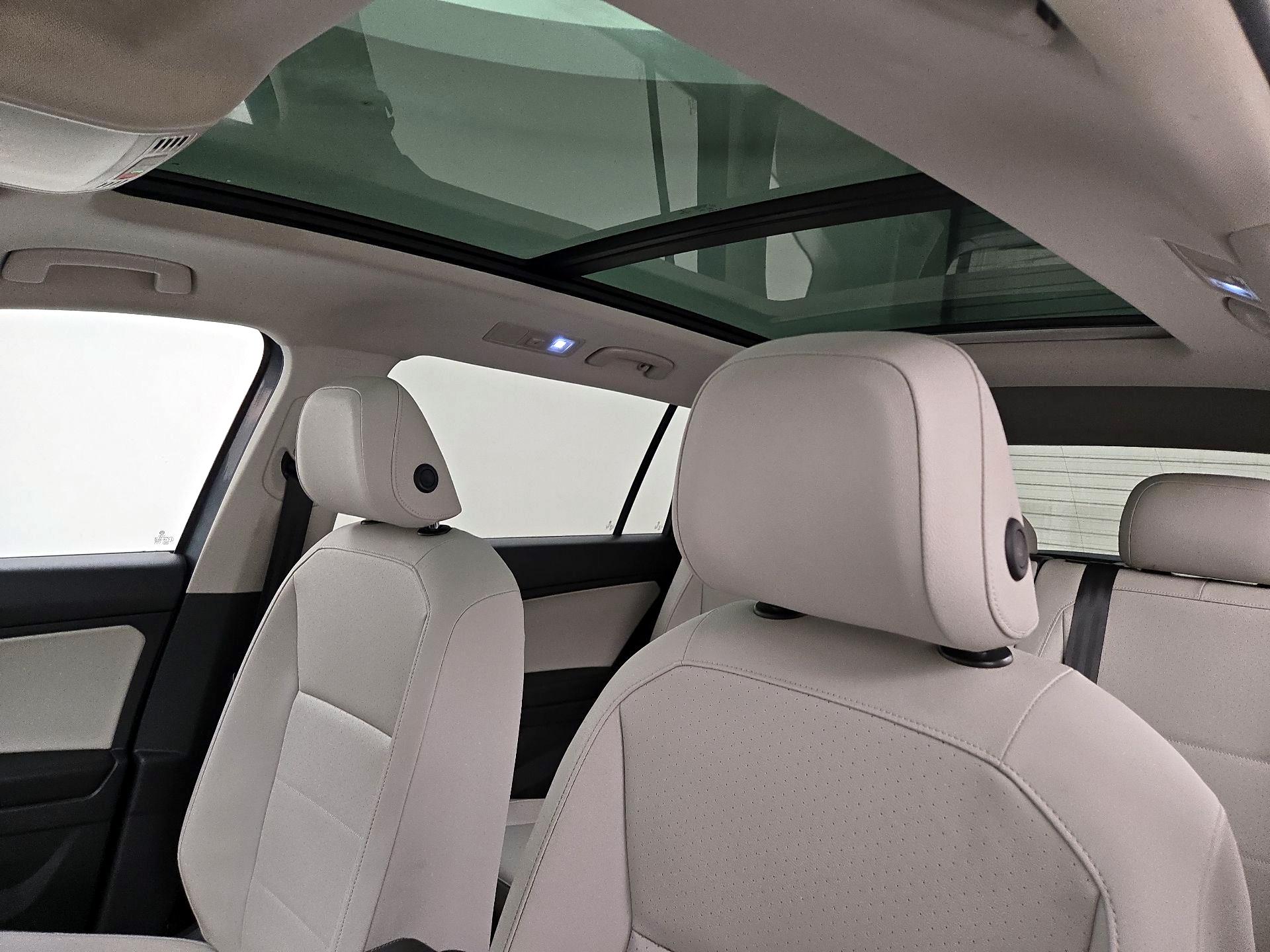 Thumbnail: 2021 Volkswagen Tiguan - 20