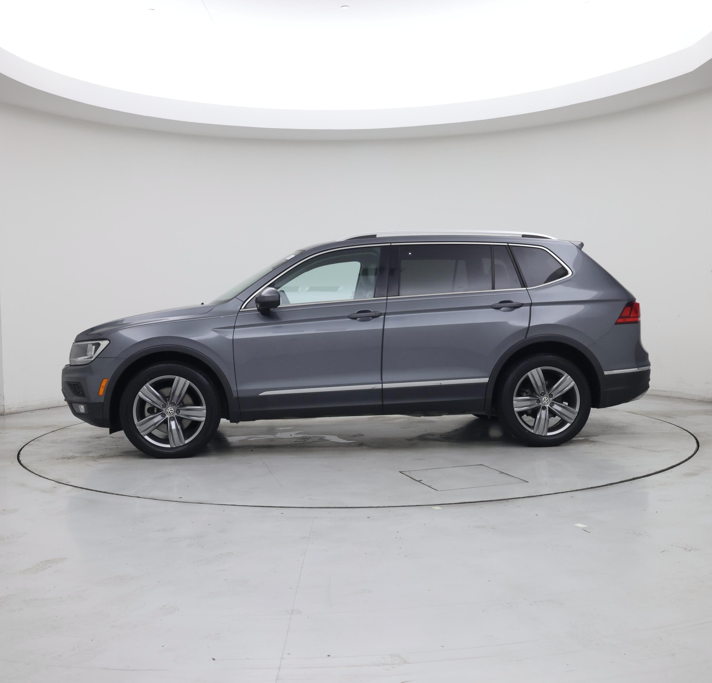 Thumbnail: 2021 Volkswagen Tiguan - 3