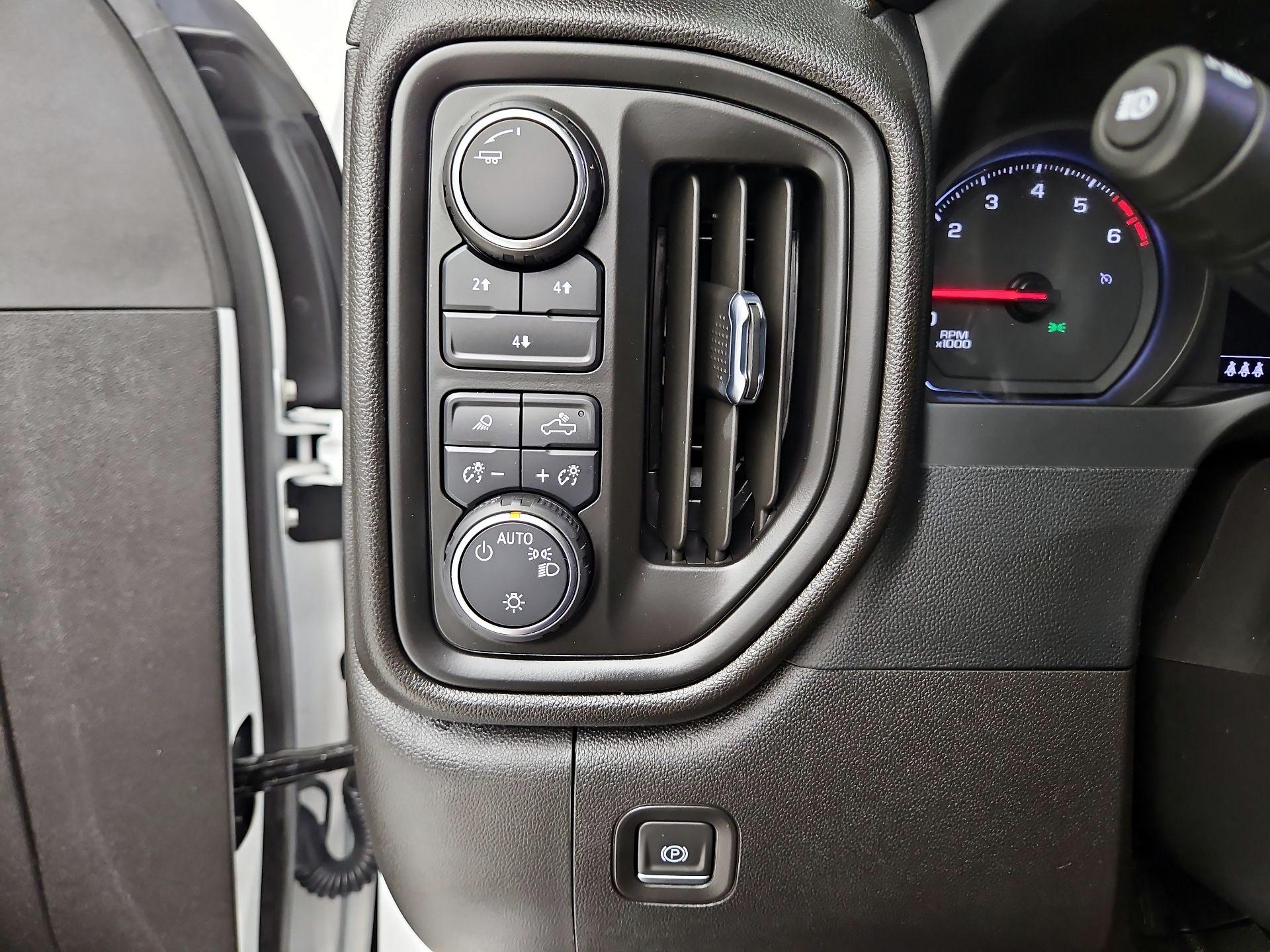 Thumbnail: 2024 Chevrolet Silverado 2500 - 13