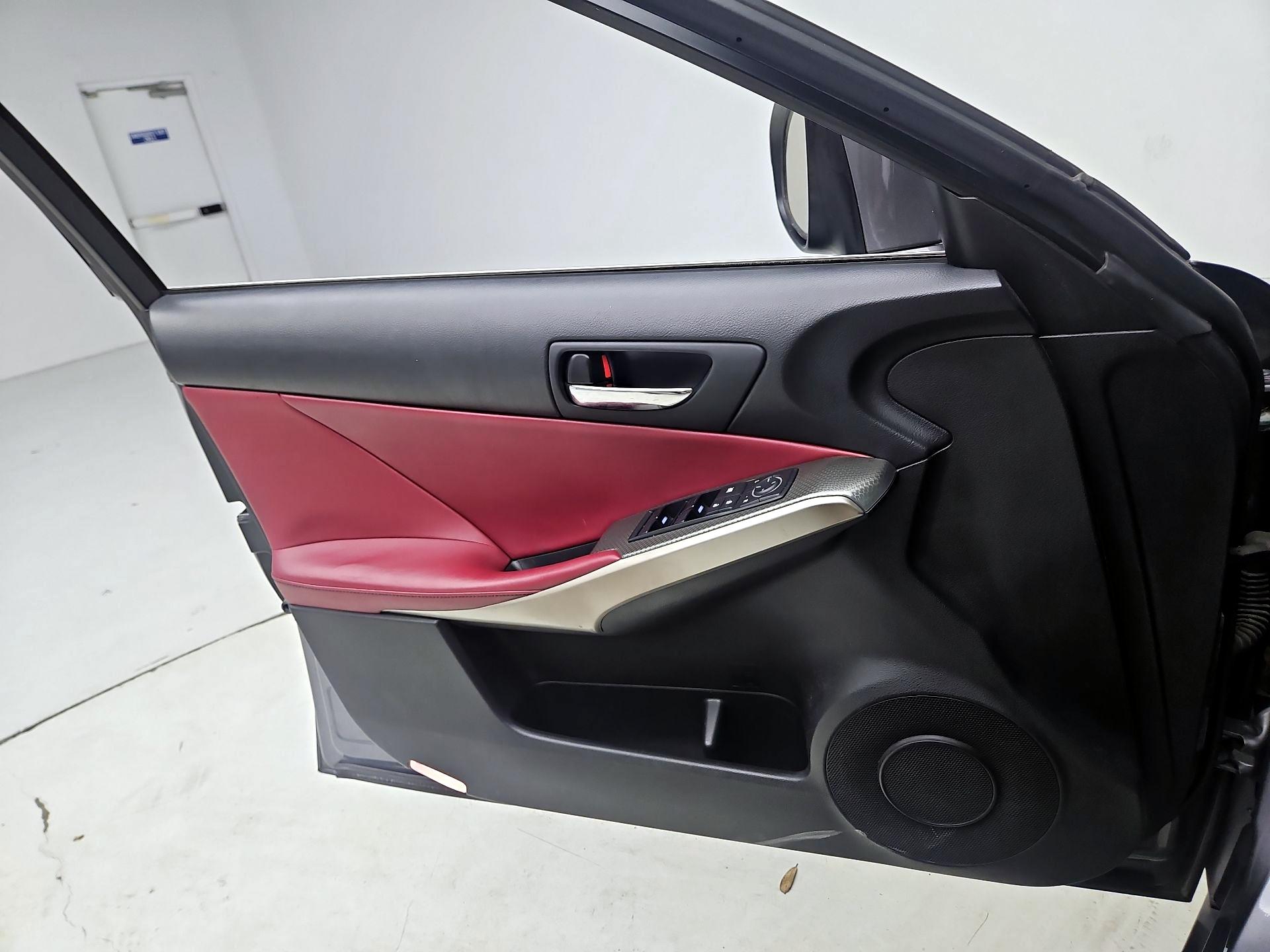 Thumbnail: 2015 Lexus IS - 12