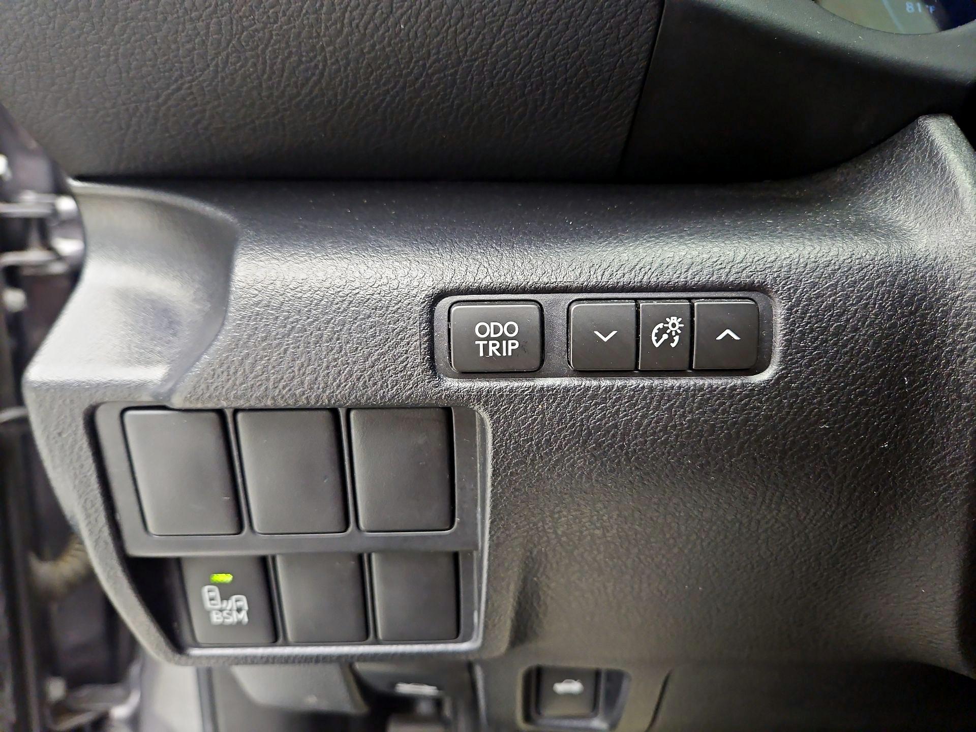 Thumbnail: 2015 Lexus IS - 13
