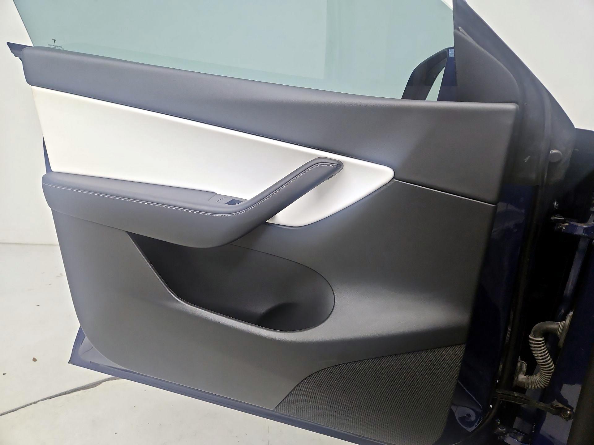 Thumbnail: 2022 Tesla Model Y - 12