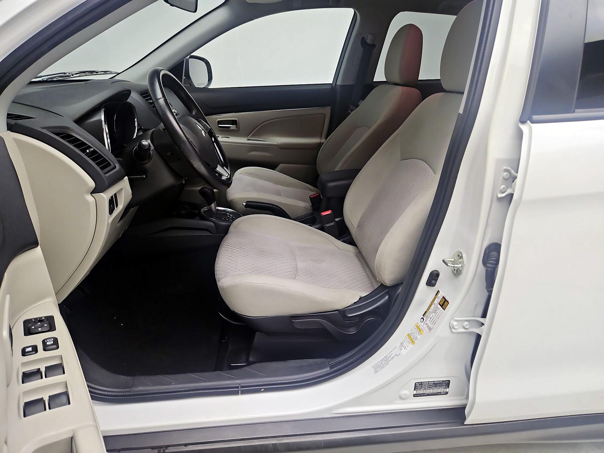 Thumbnail: 2016 Mitsubishi Outlander Sport - 11