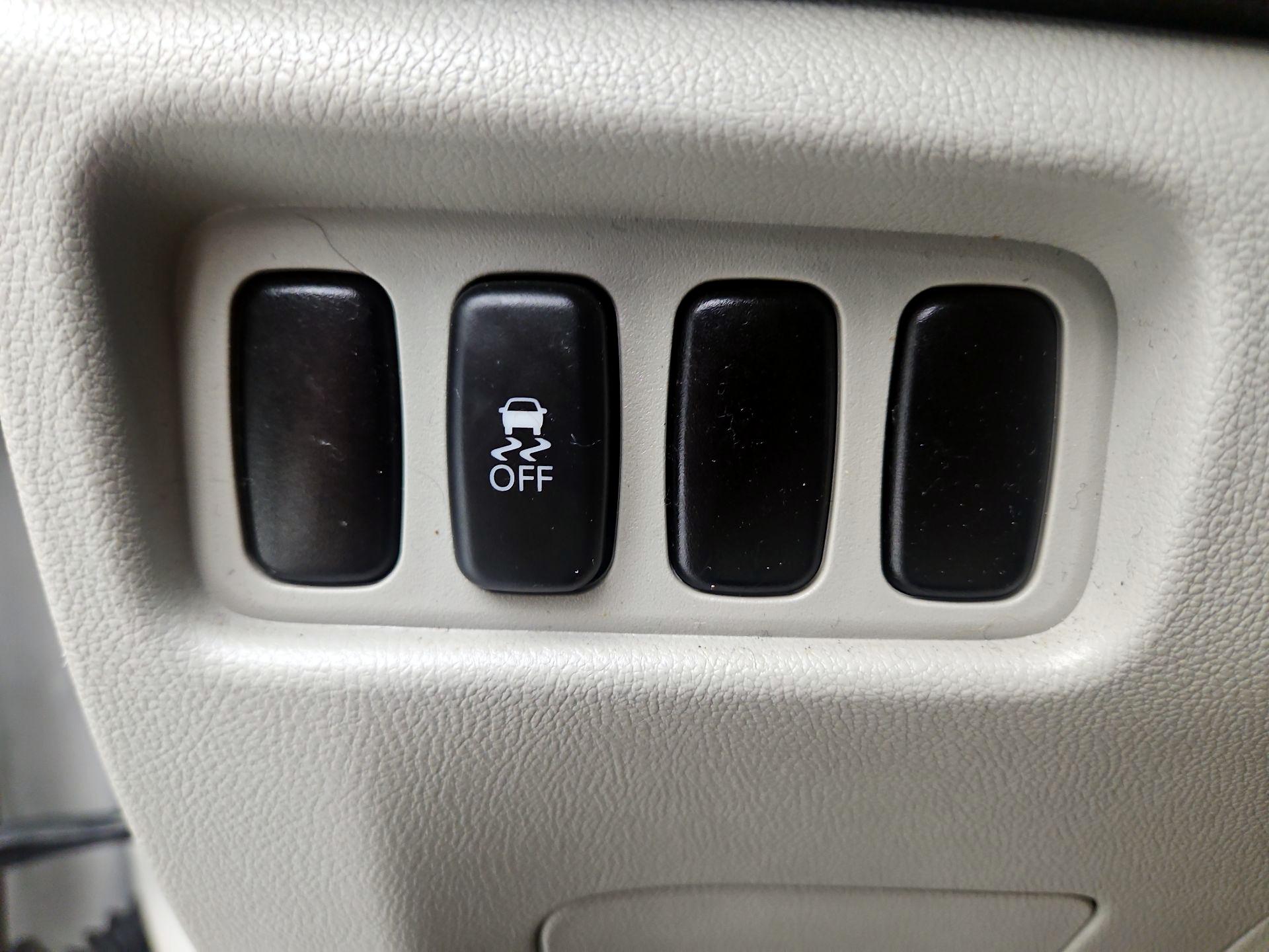 Thumbnail: 2016 Mitsubishi Outlander Sport - 13