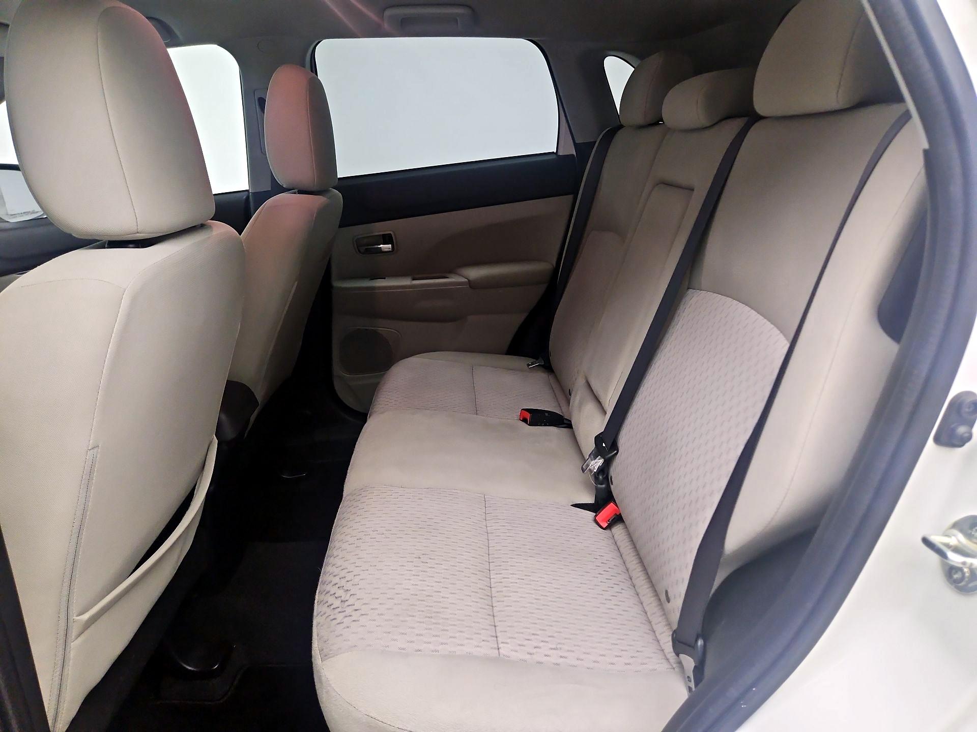 Thumbnail: 2016 Mitsubishi Outlander Sport - 19