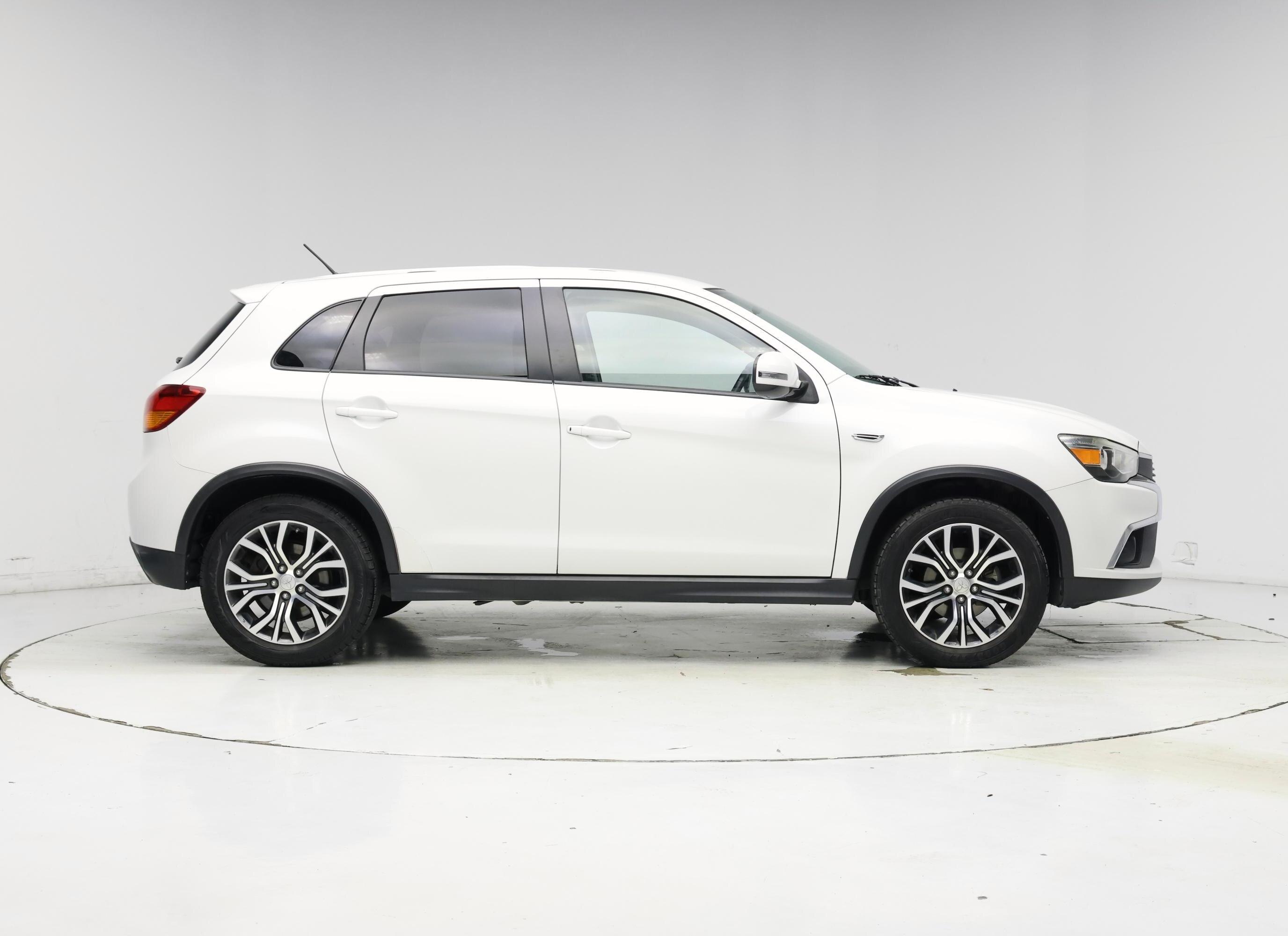 Thumbnail: 2016 Mitsubishi Outlander Sport - 7