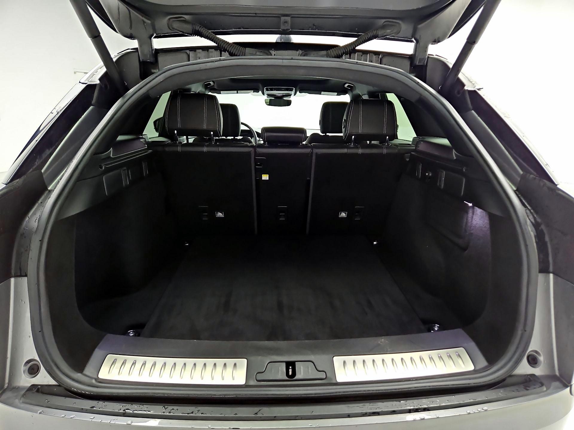 Thumbnail: 2020 Land Rover Range Rover Velar - 20