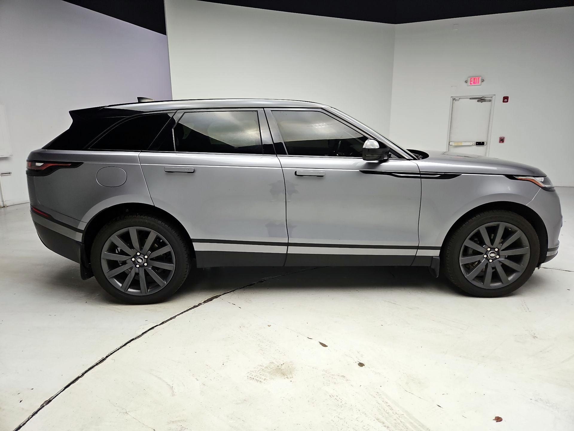 Thumbnail: 2020 Land Rover Range Rover Velar - 4