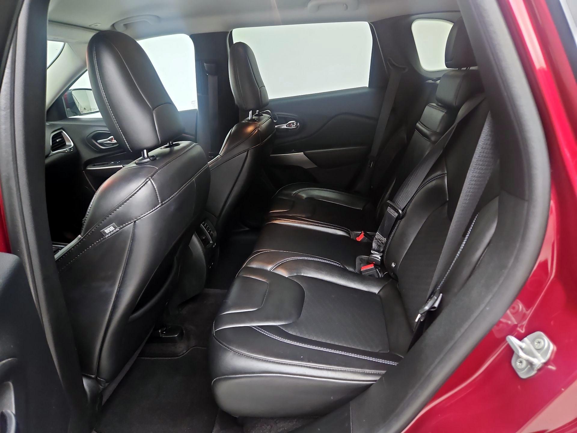 Thumbnail: 2019 Jeep Cherokee - 19