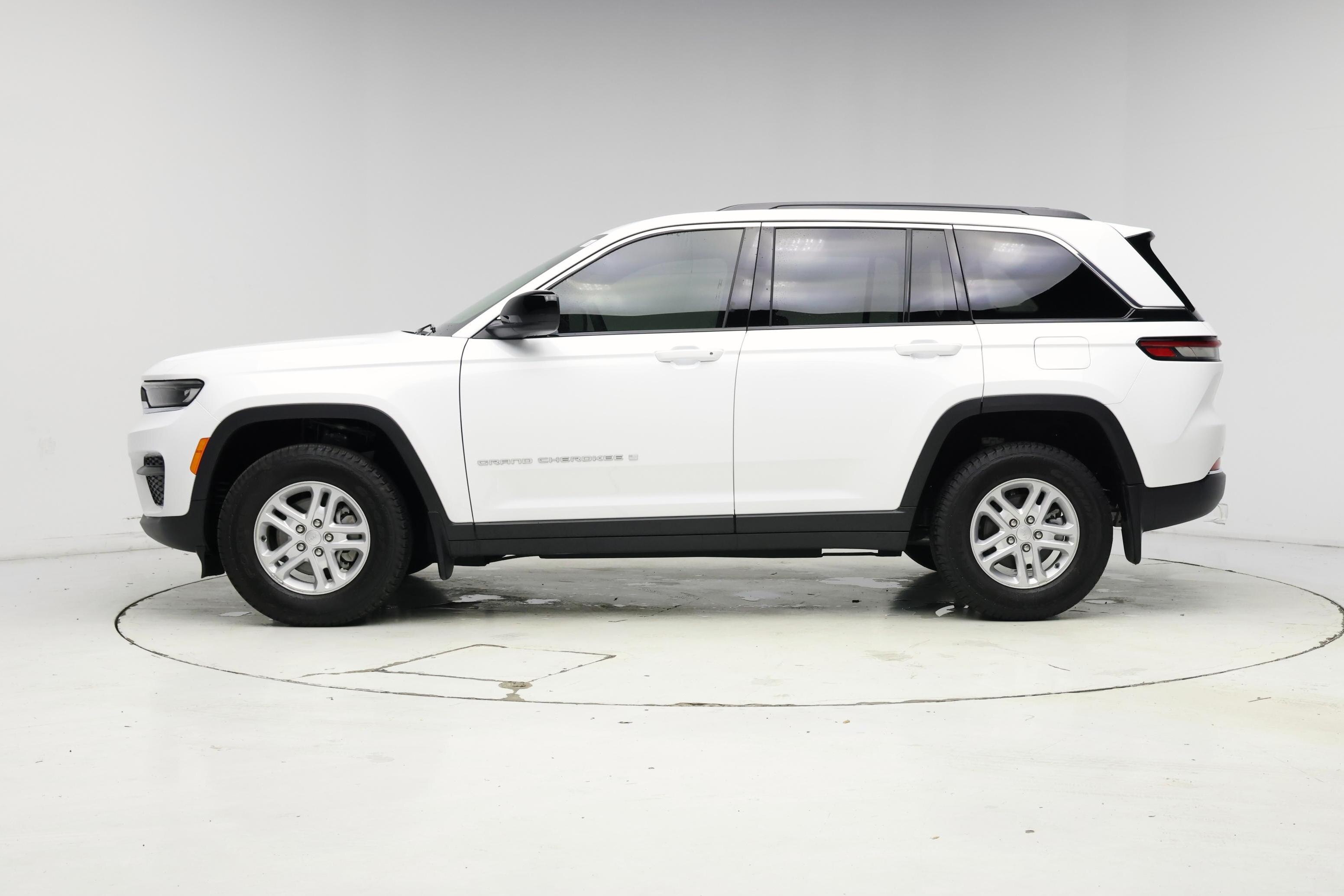 Thumbnail: 2025 Jeep Grand Cherokee - 3