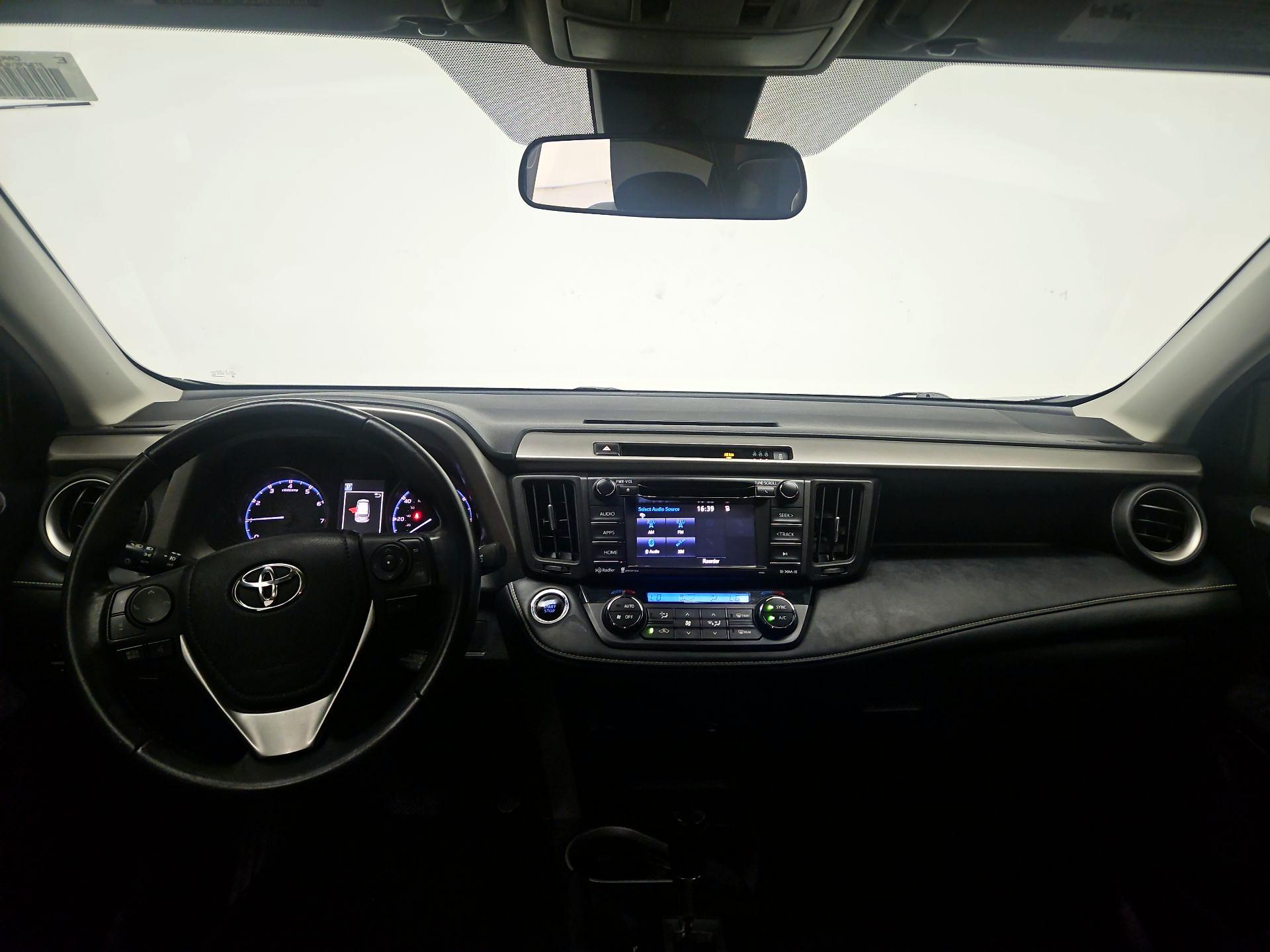 Thumbnail: 2018 Toyota RAV4 - 9