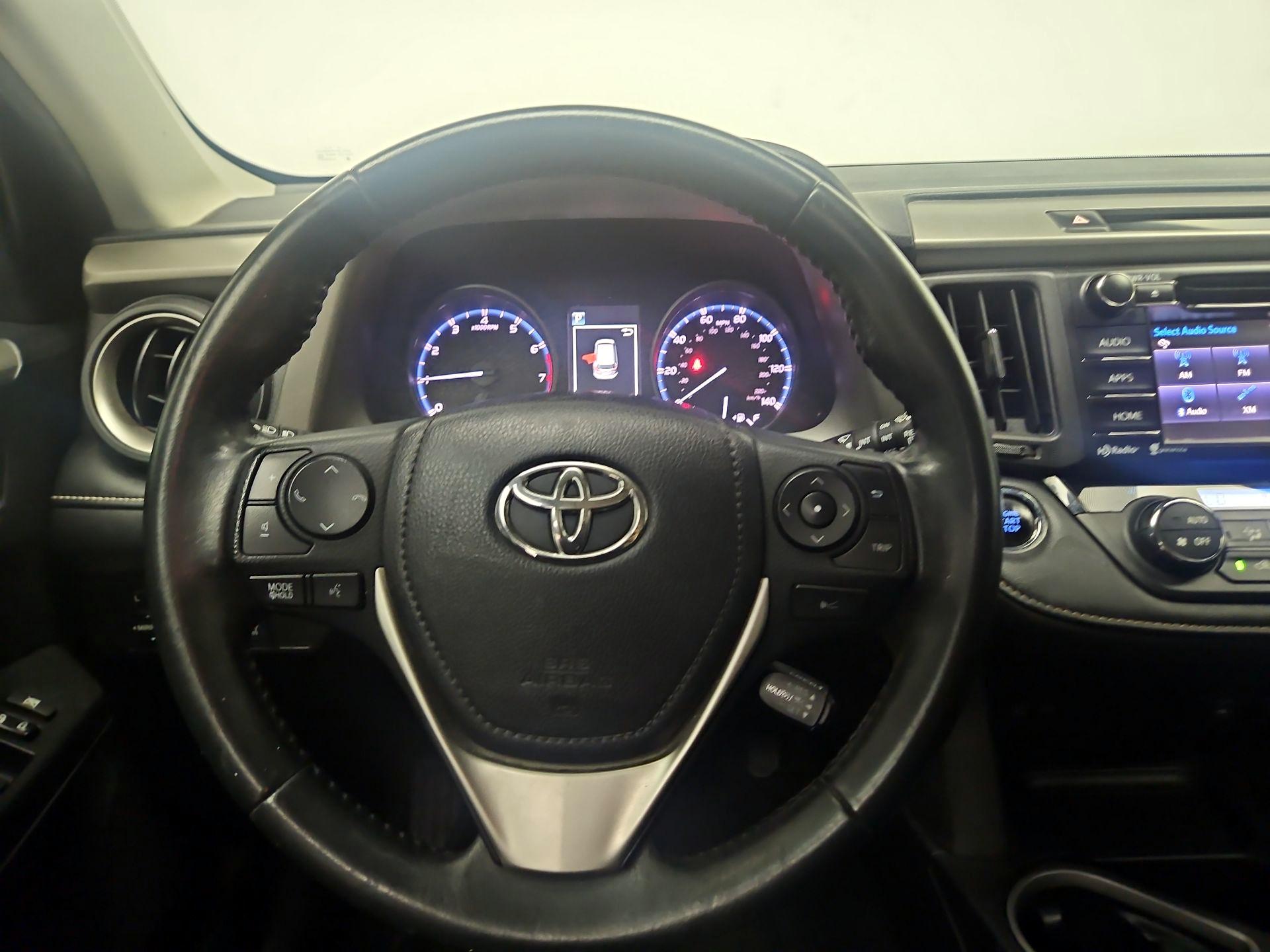 Thumbnail: 2018 Toyota RAV4 - 10