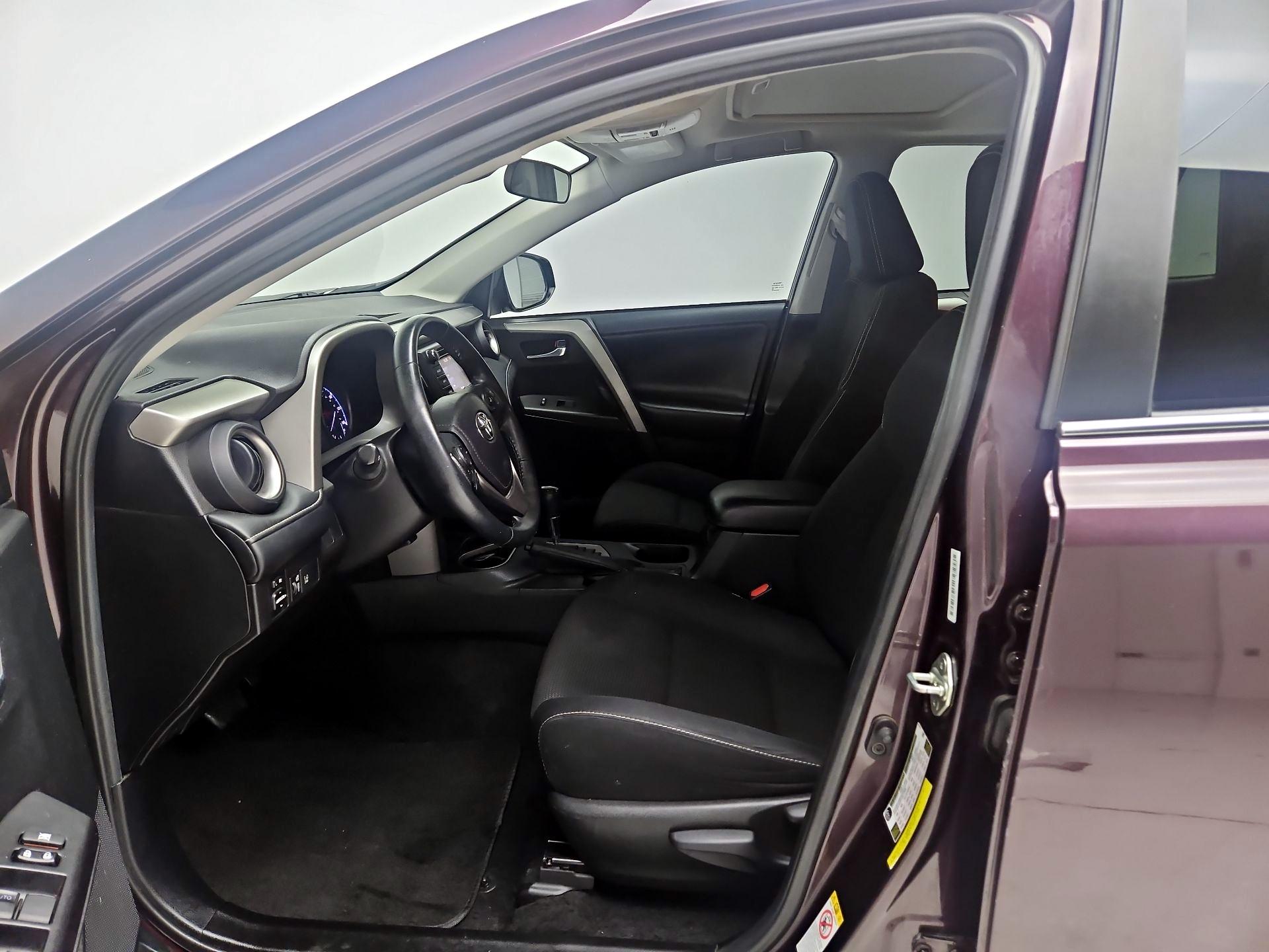 Thumbnail: 2018 Toyota RAV4 - 11
