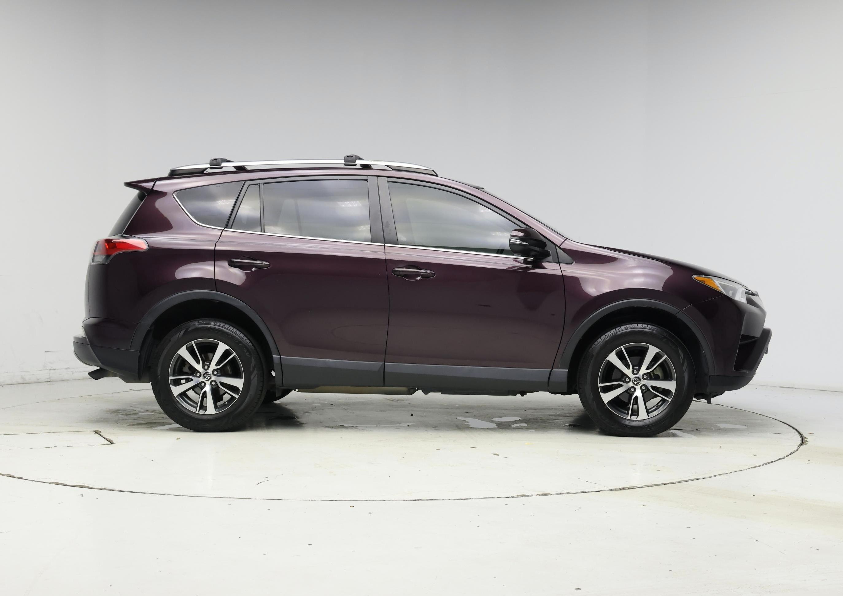 Thumbnail: 2018 Toyota RAV4 - 7