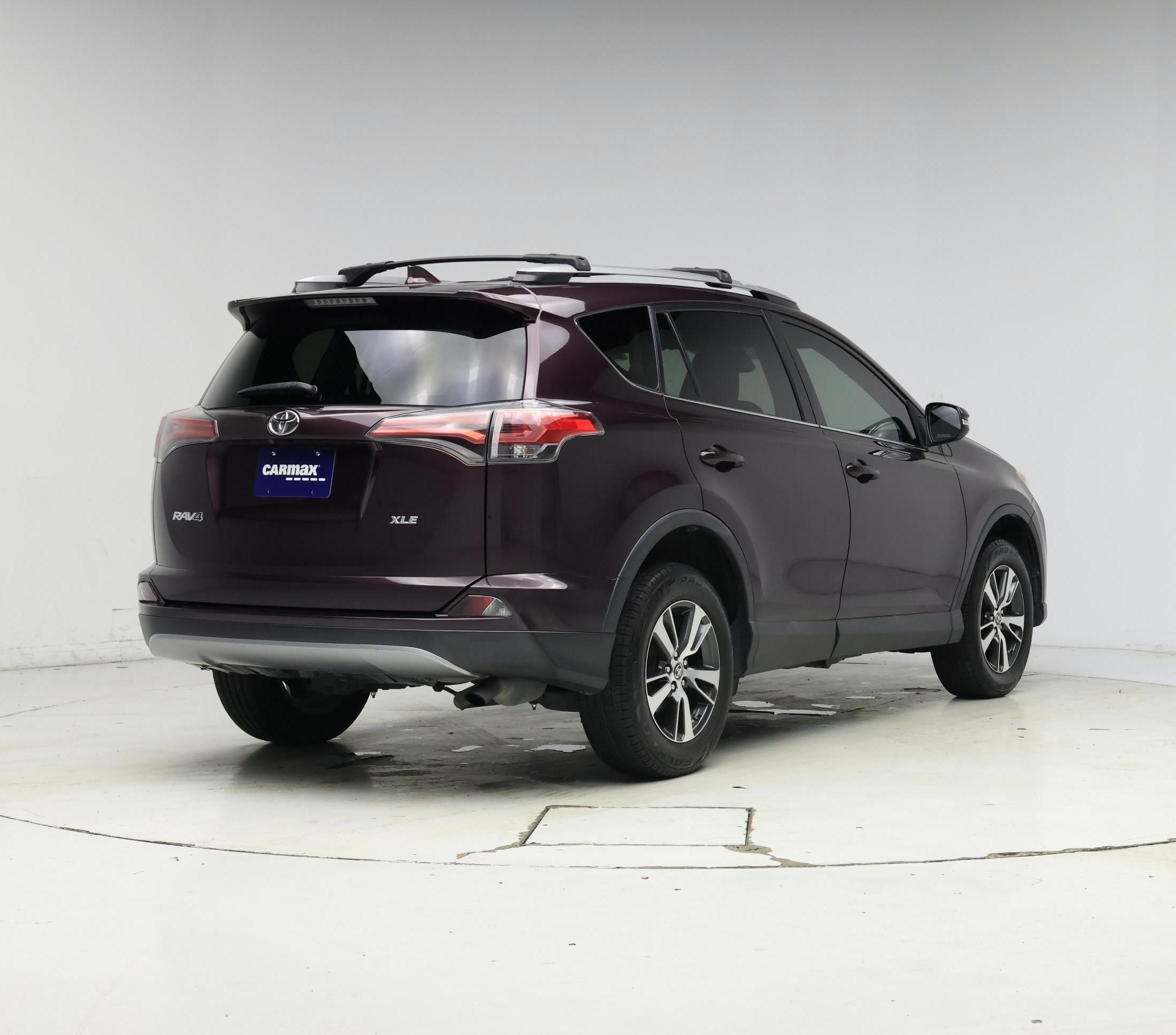 Thumbnail: 2018 Toyota RAV4 - 8