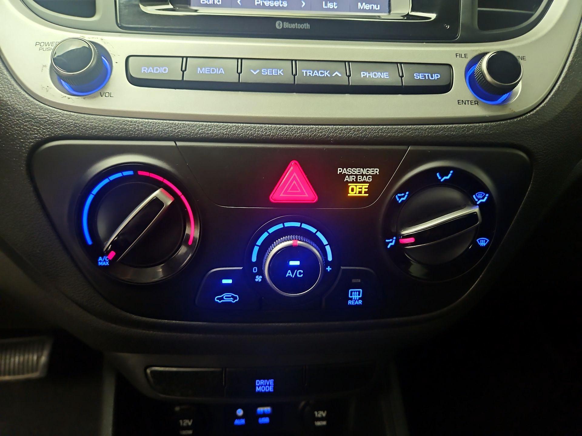 Thumbnail: 2022 Hyundai Accent - 16