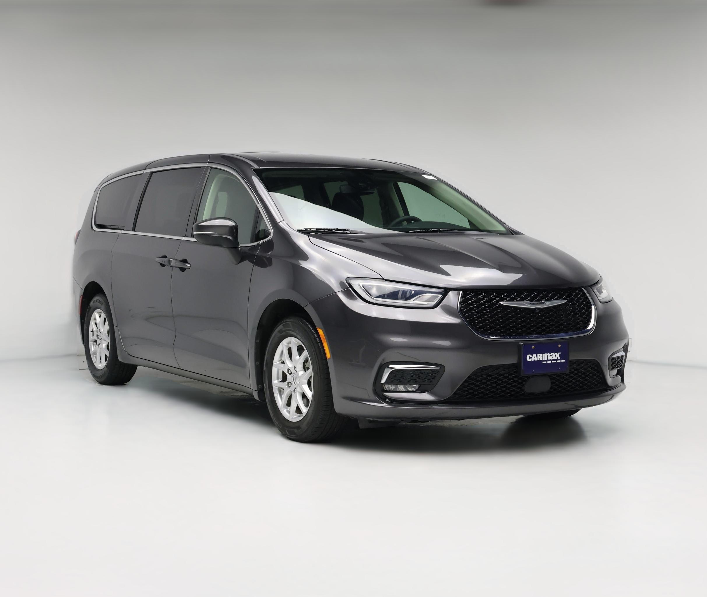 Thumbnail: 2023 Chrysler Pacifica - 1