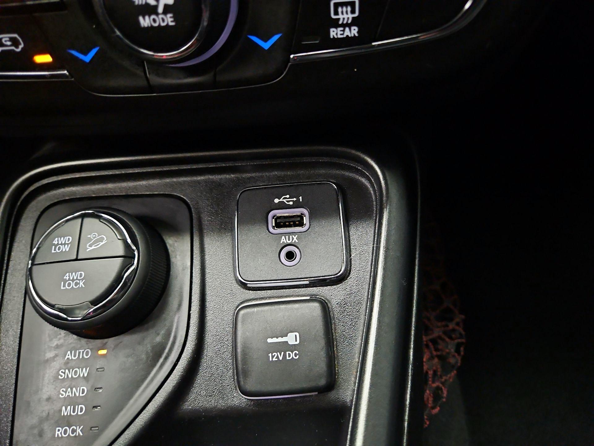 Thumbnail: 2020 Jeep Compass - 18