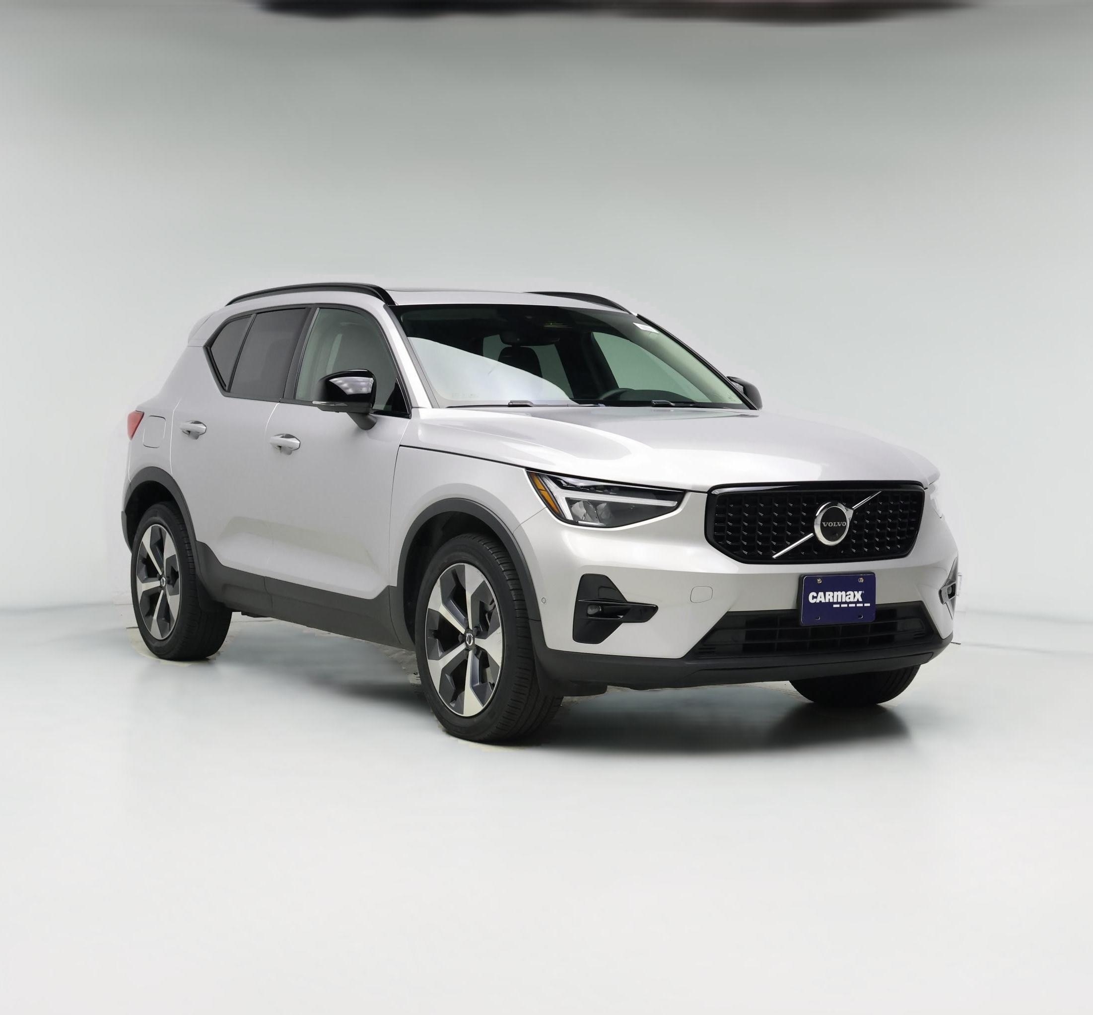 Thumbnail: 2023 Volvo XC40 - 1