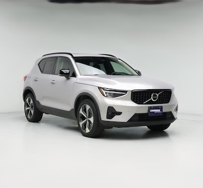 2023 Volvo XC40 B5 Plus Dark Theme