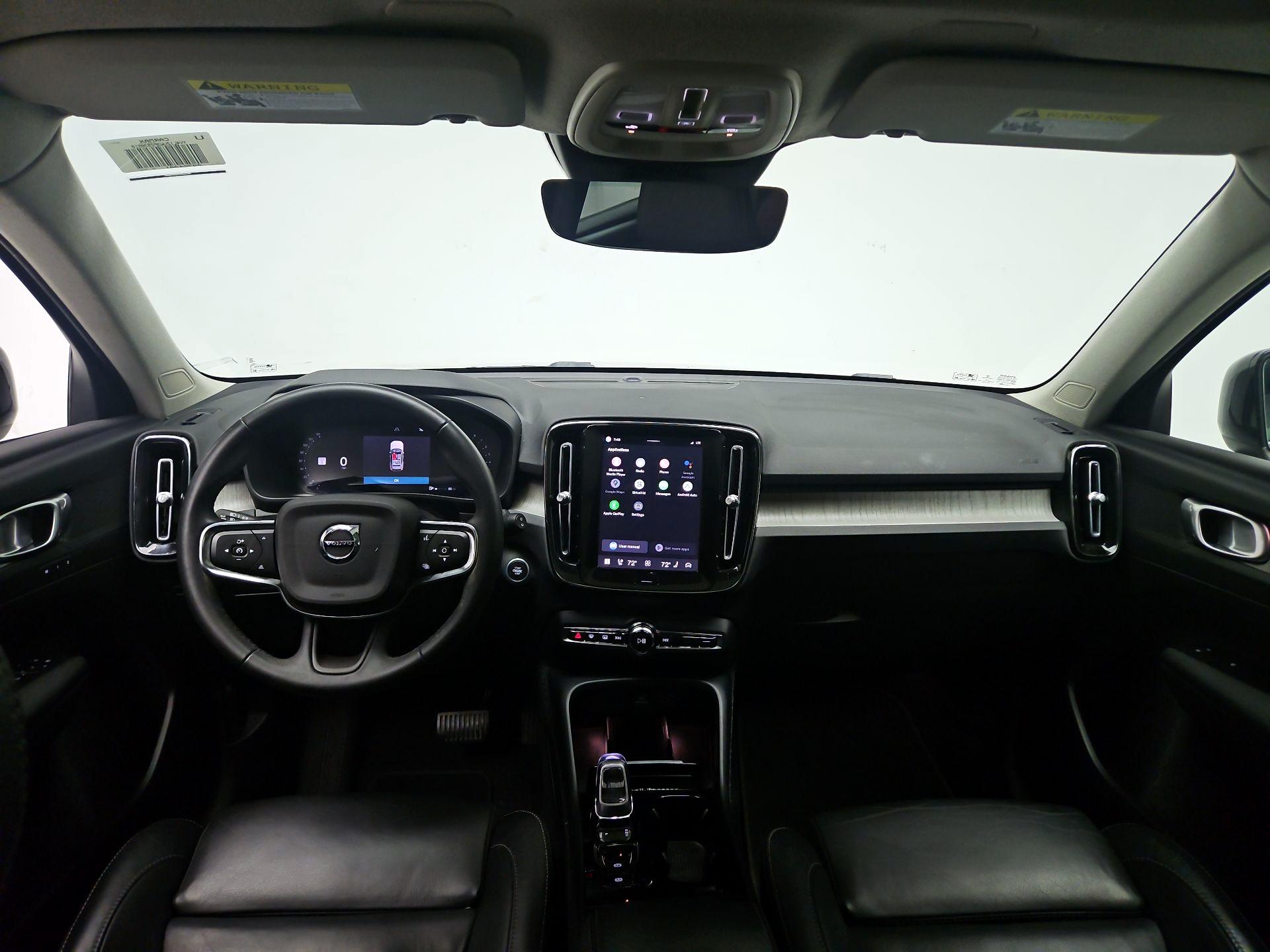 Thumbnail: 2023 Volvo XC40 - 9