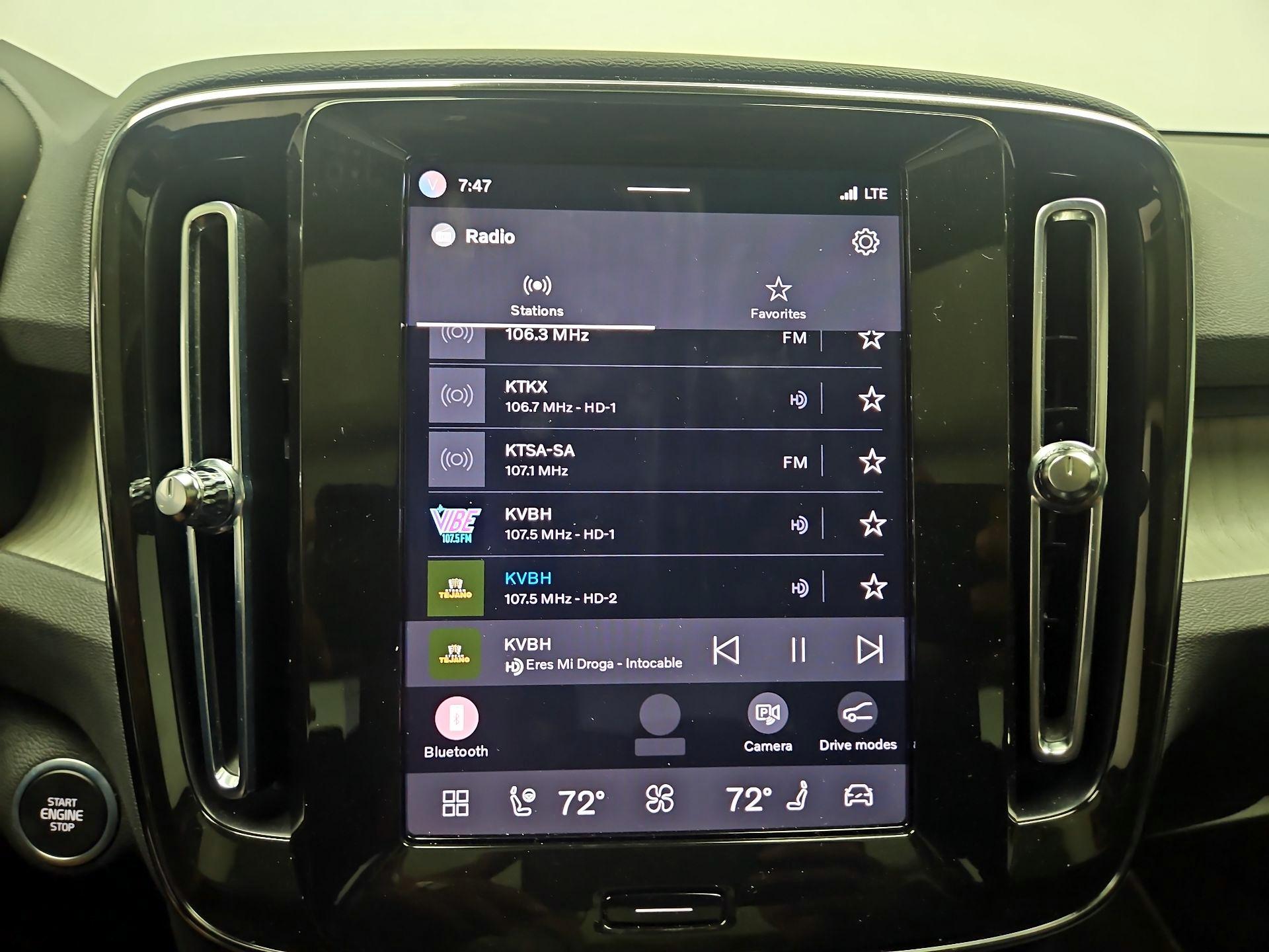 Thumbnail: 2023 Volvo XC40 - 15