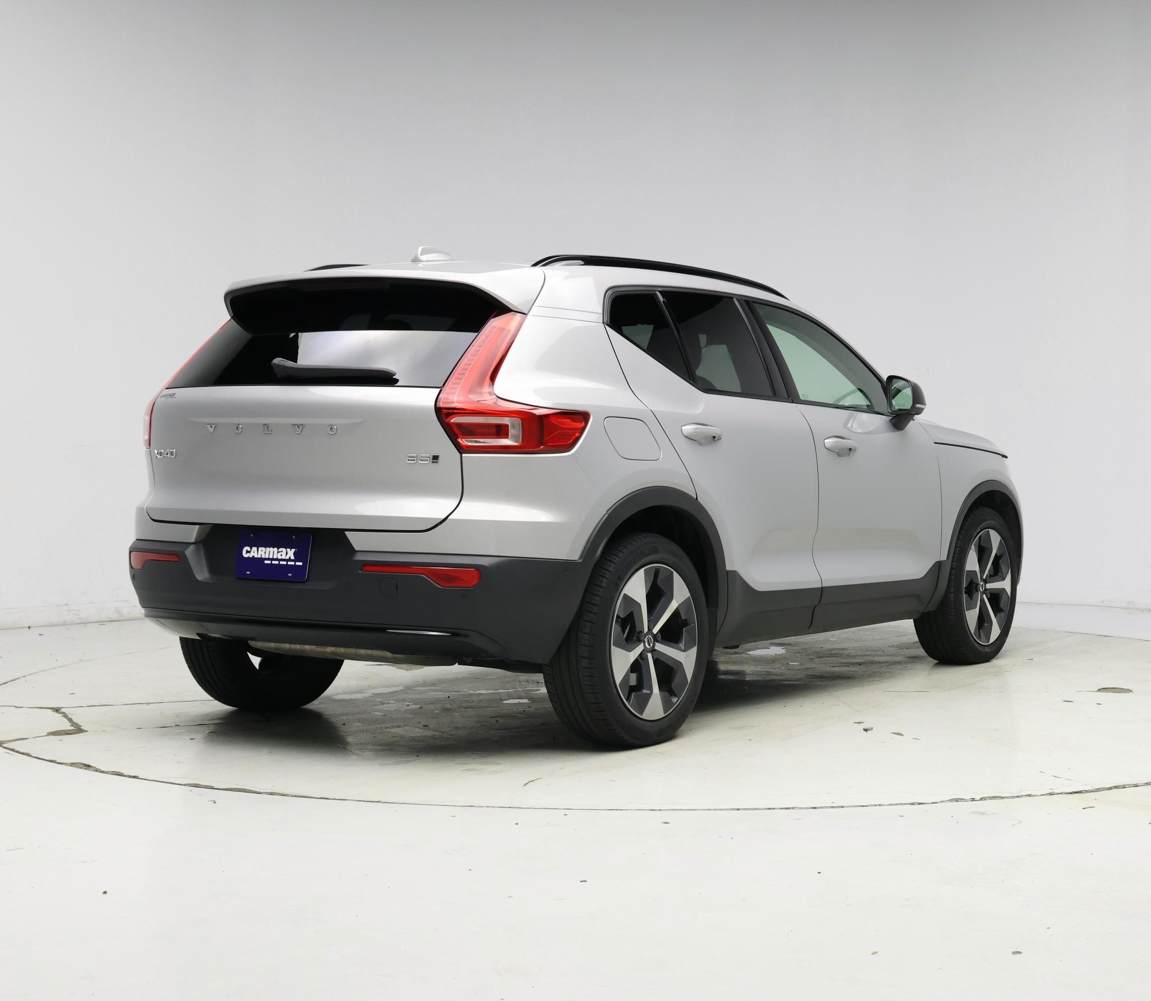 Thumbnail: 2023 Volvo XC40 - 8