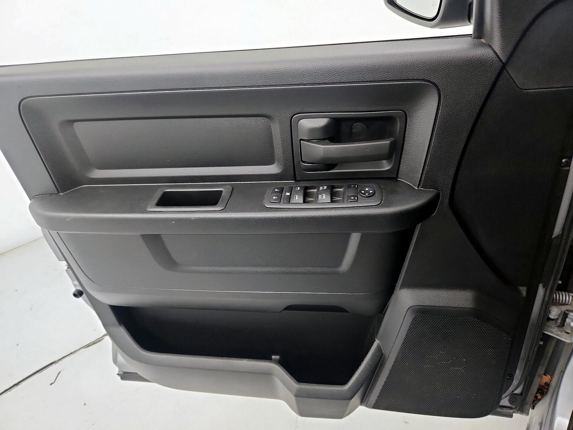 Thumbnail: 2022 RAM 1500 Classic - 12