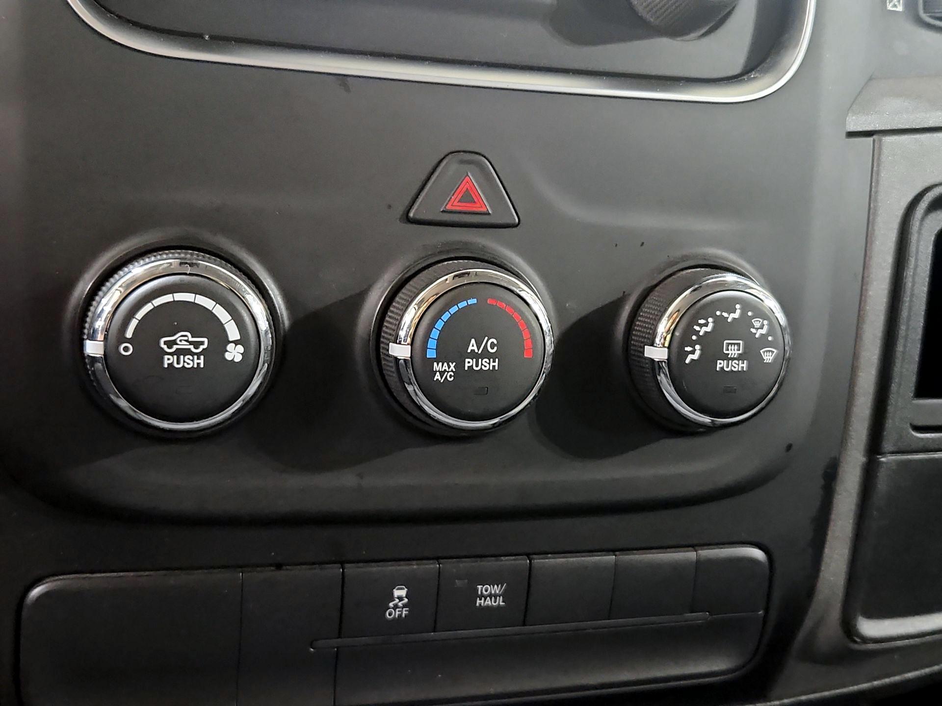 Thumbnail: 2022 RAM 1500 Classic - 16