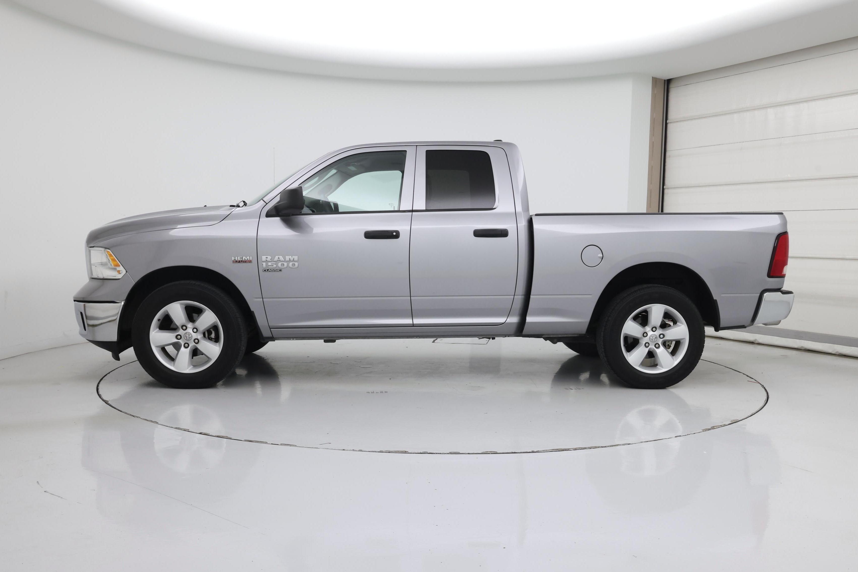 Thumbnail: 2022 RAM 1500 Classic - 3