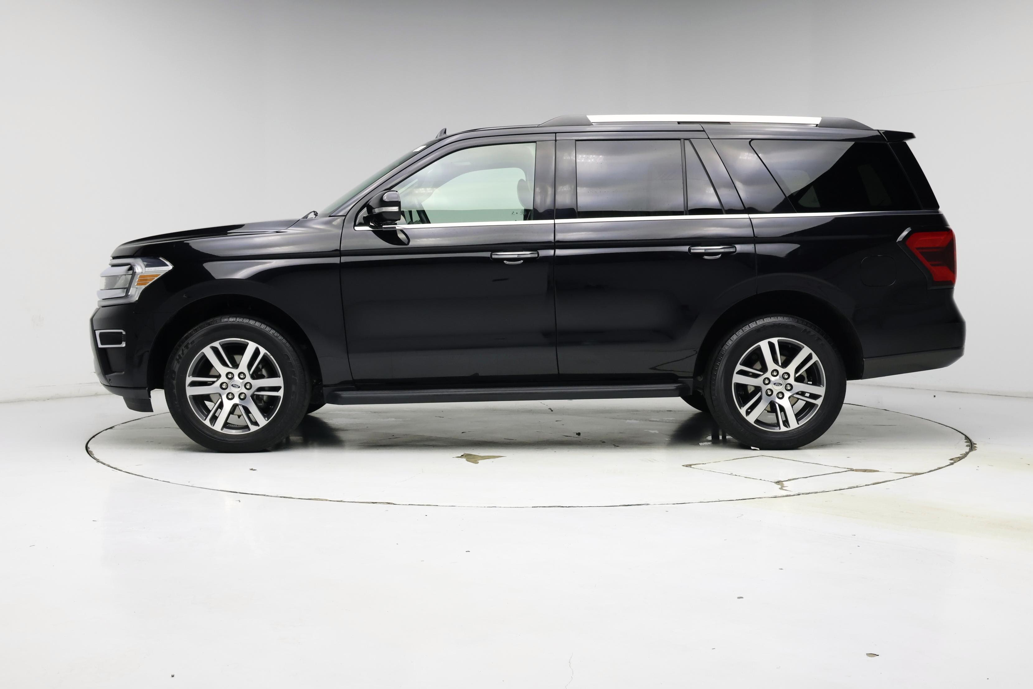 Thumbnail: 2024 Ford Expedition - 3