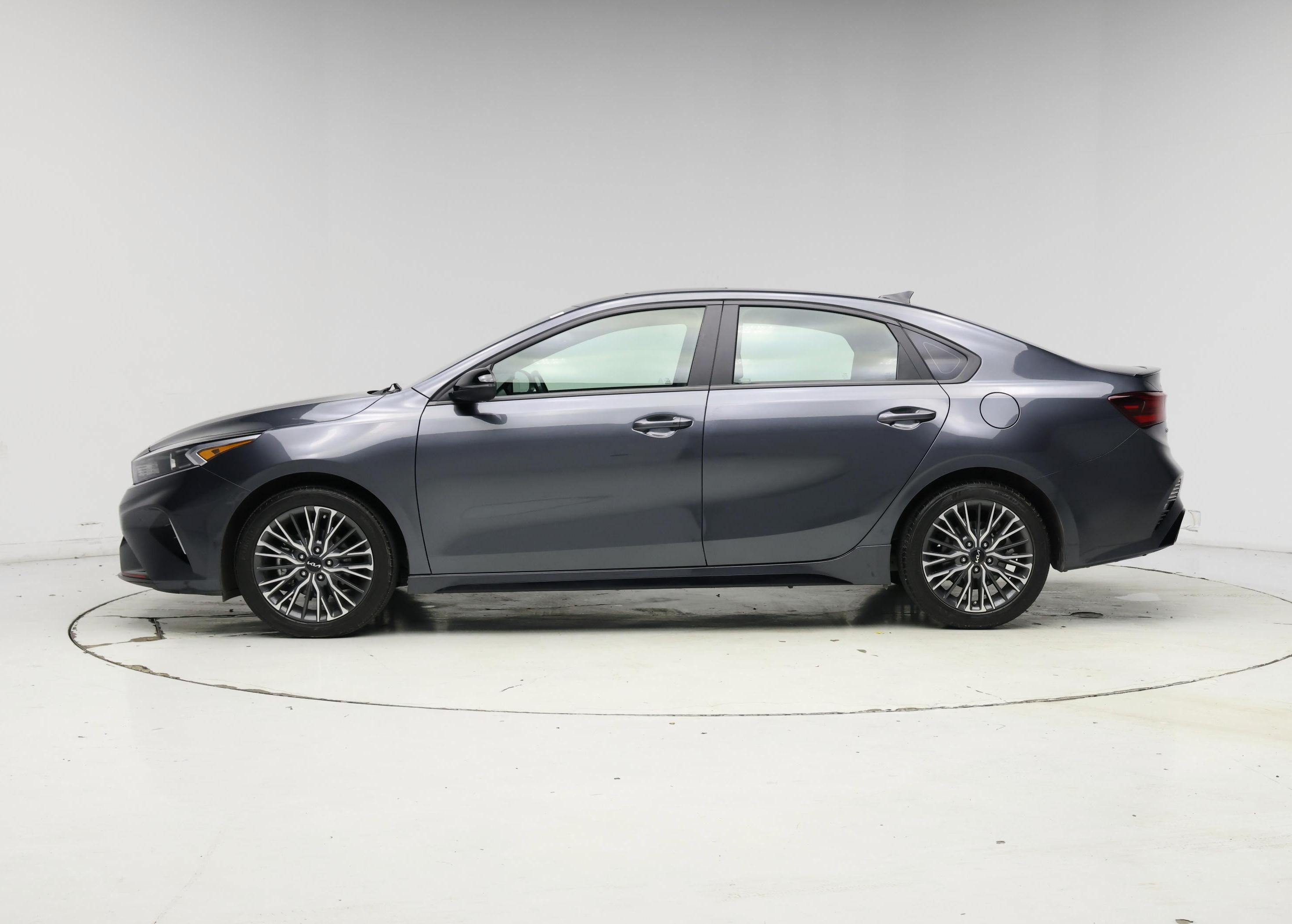 Thumbnail: 2024 Kia Forte - 3