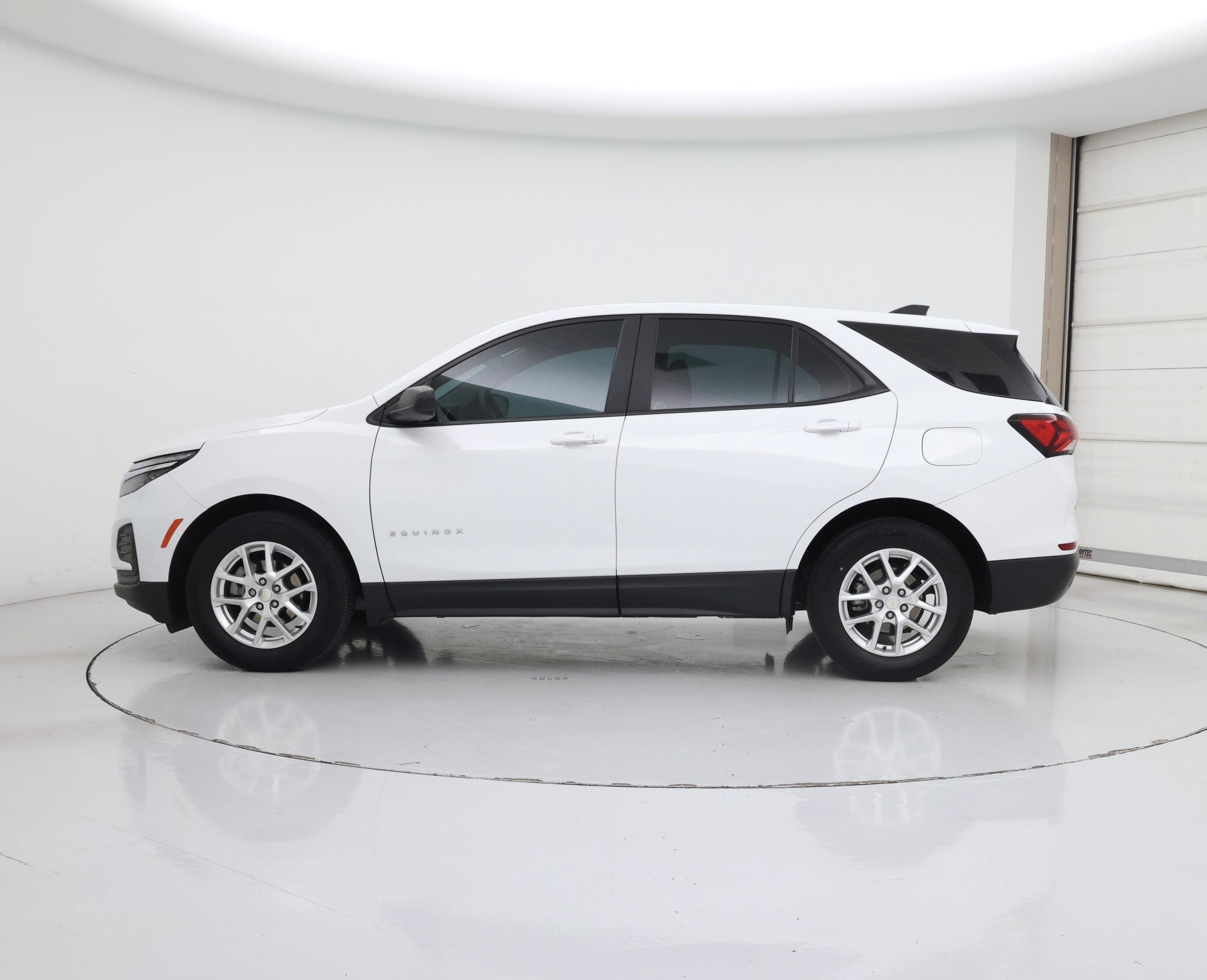 Thumbnail: 2022 Chevrolet Equinox - 3