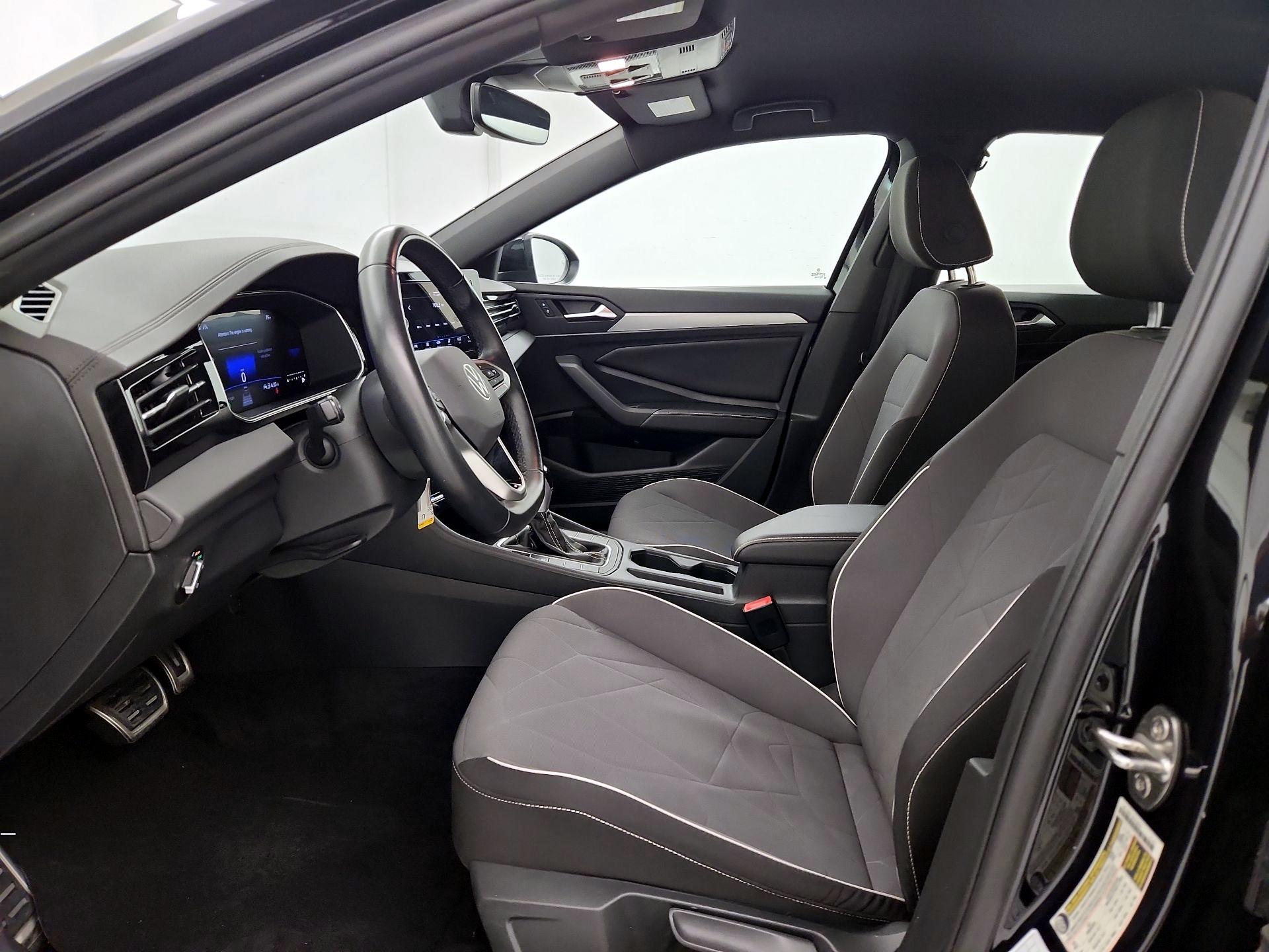 Thumbnail: 2025 Volkswagen Jetta - 11
