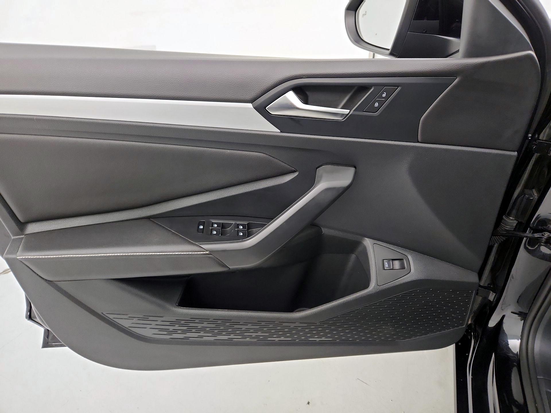 Thumbnail: 2025 Volkswagen Jetta - 12