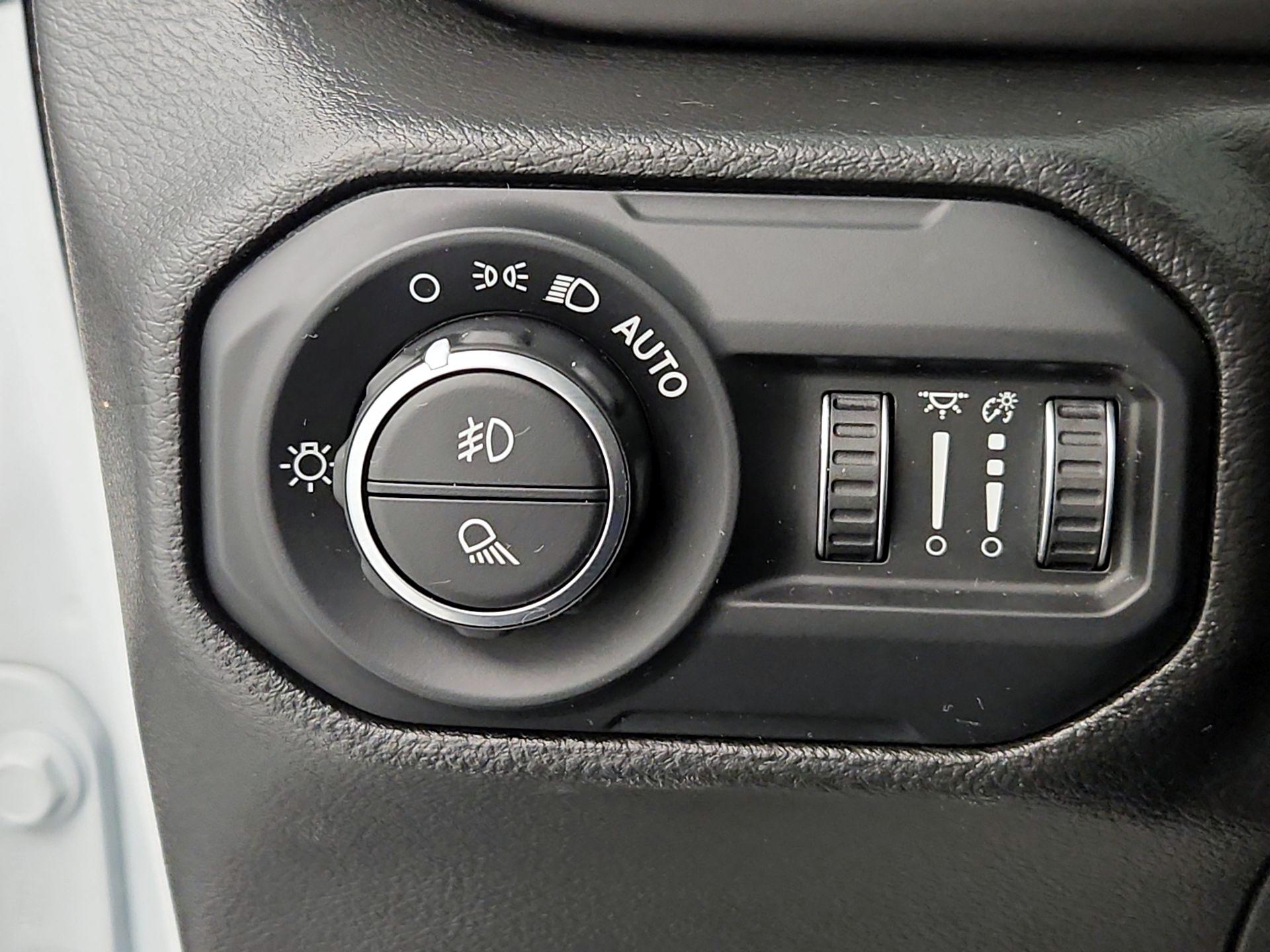 Thumbnail: 2022 Jeep Gladiator - 13