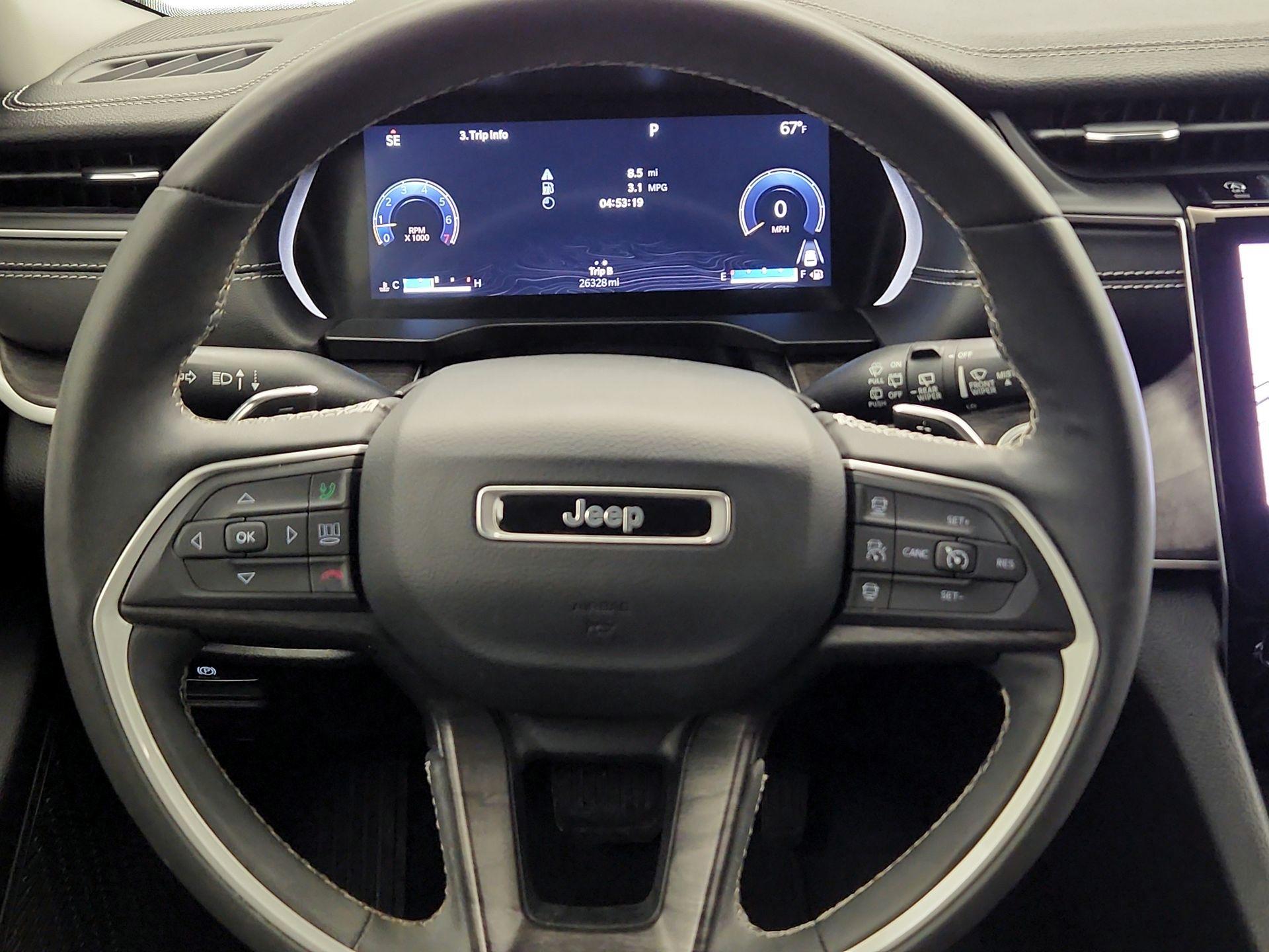 Thumbnail: 2023 Jeep Grand Cherokee - 10