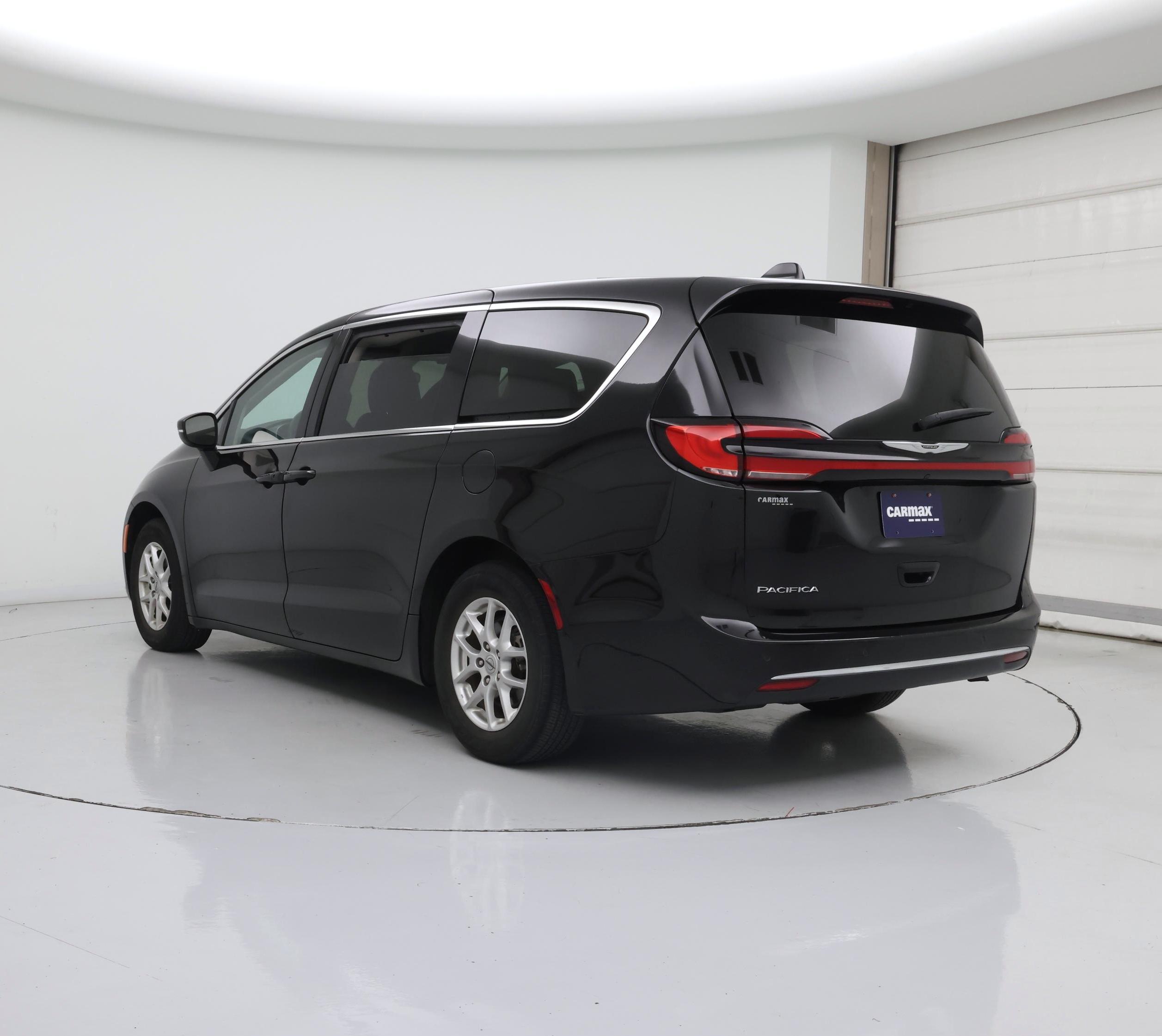 Thumbnail: 2023 Chrysler Pacifica - 2