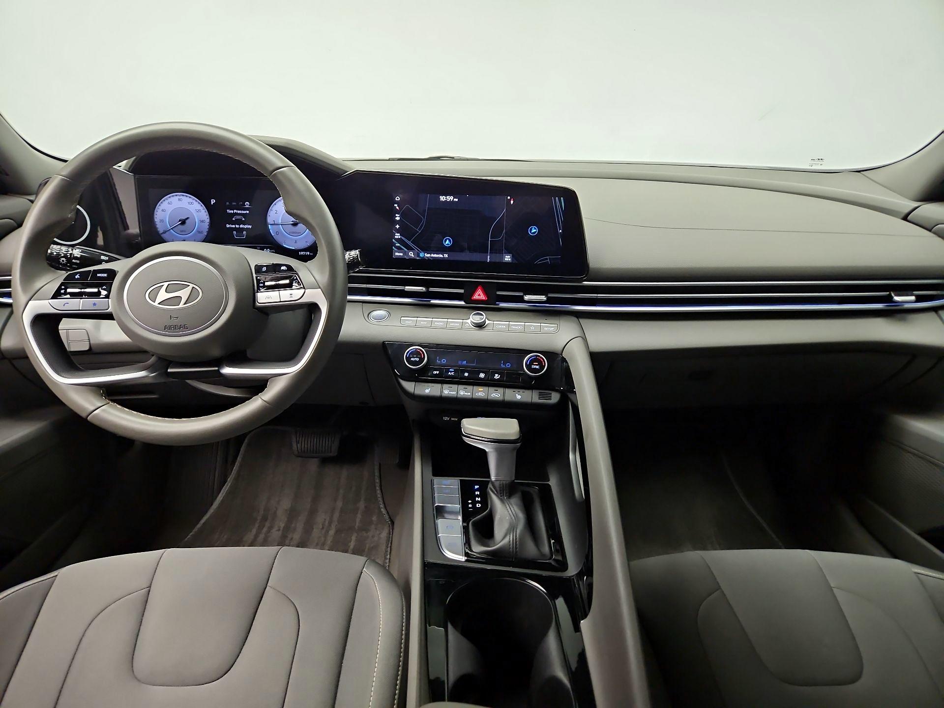 Thumbnail: 2025 Hyundai Elantra - 9