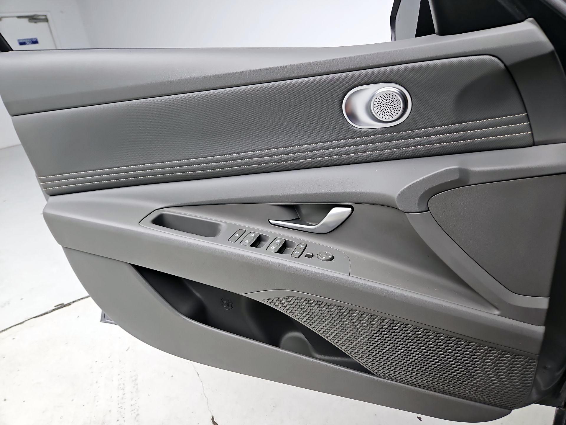Thumbnail: 2025 Hyundai Elantra - 12