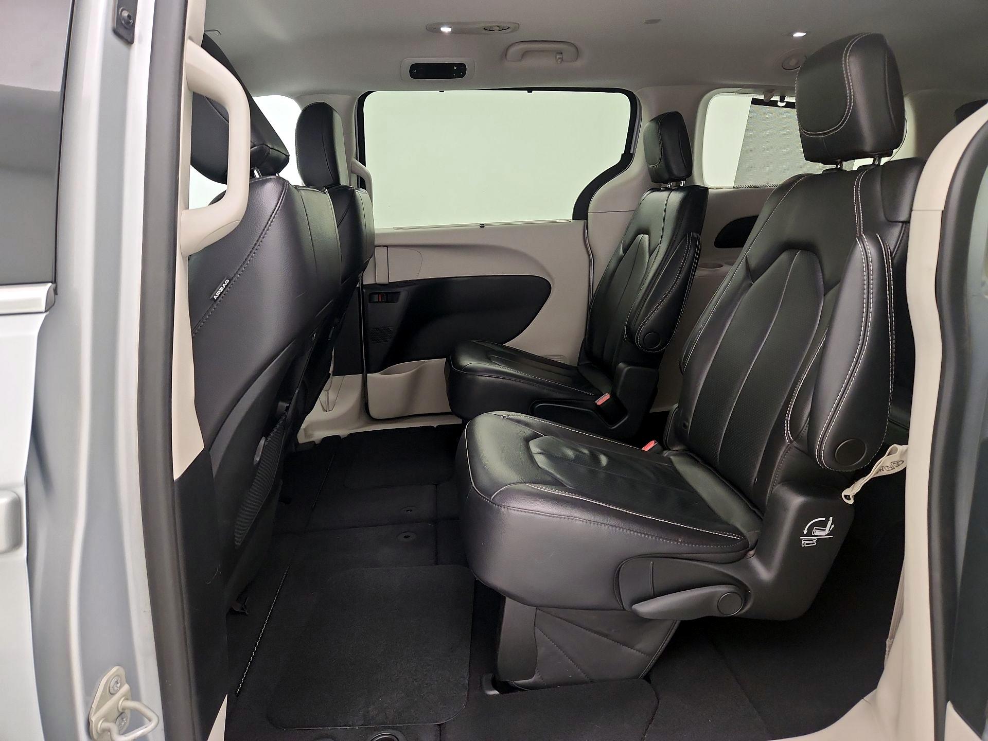 Thumbnail: 2022 Chrysler Pacifica - 19